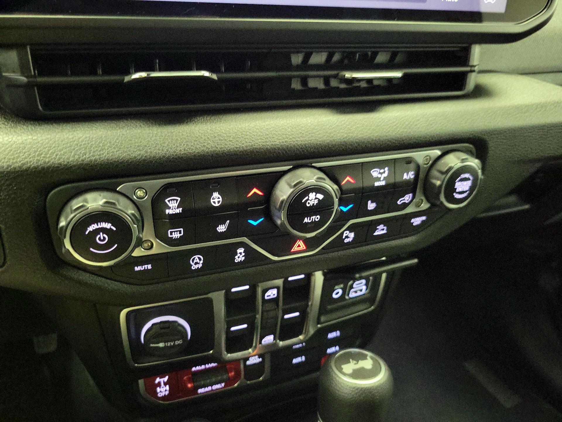 Thumbnail: 2024 Jeep Wrangler - 16
