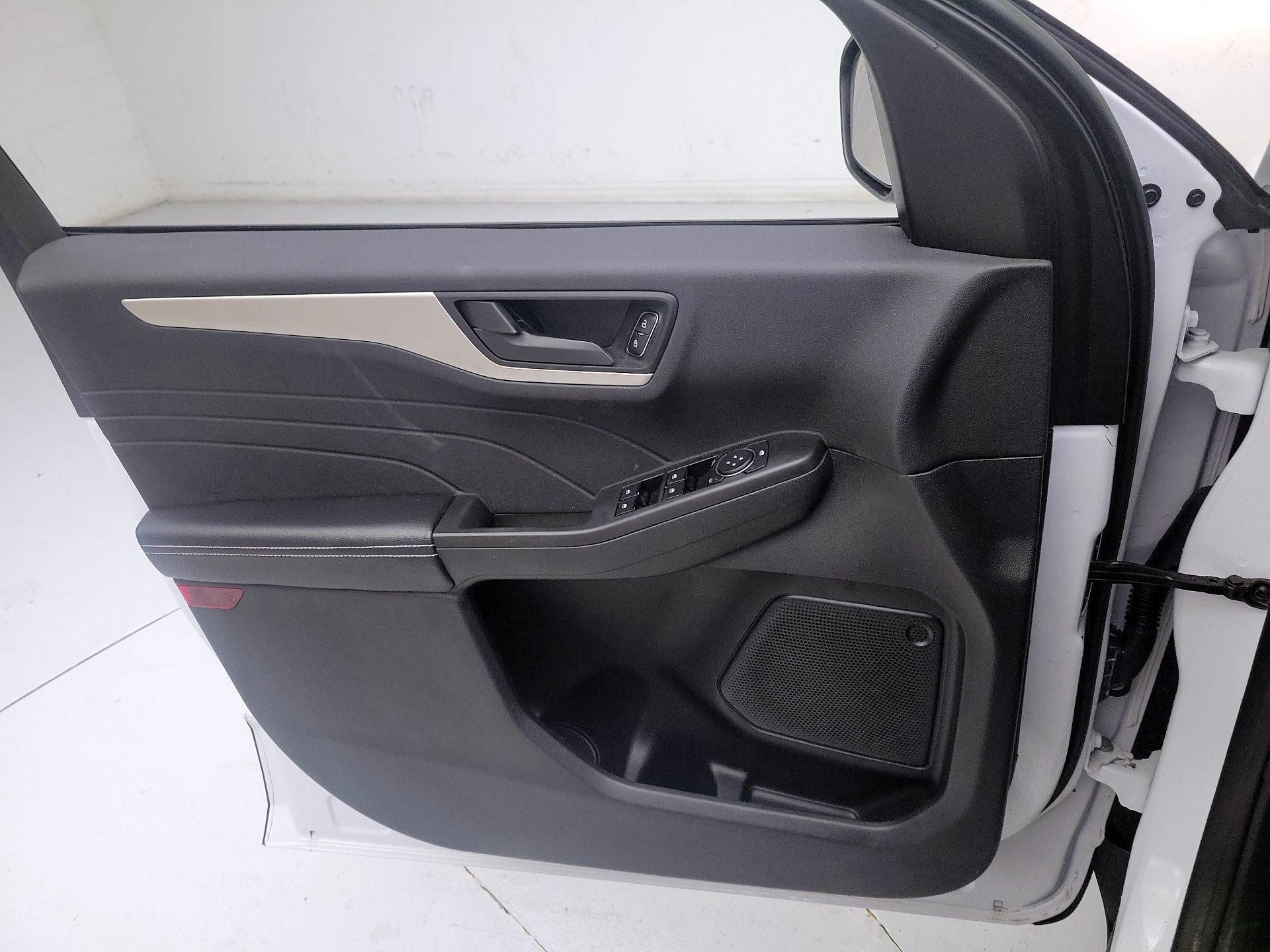 Thumbnail: 2022 Ford Escape - 12