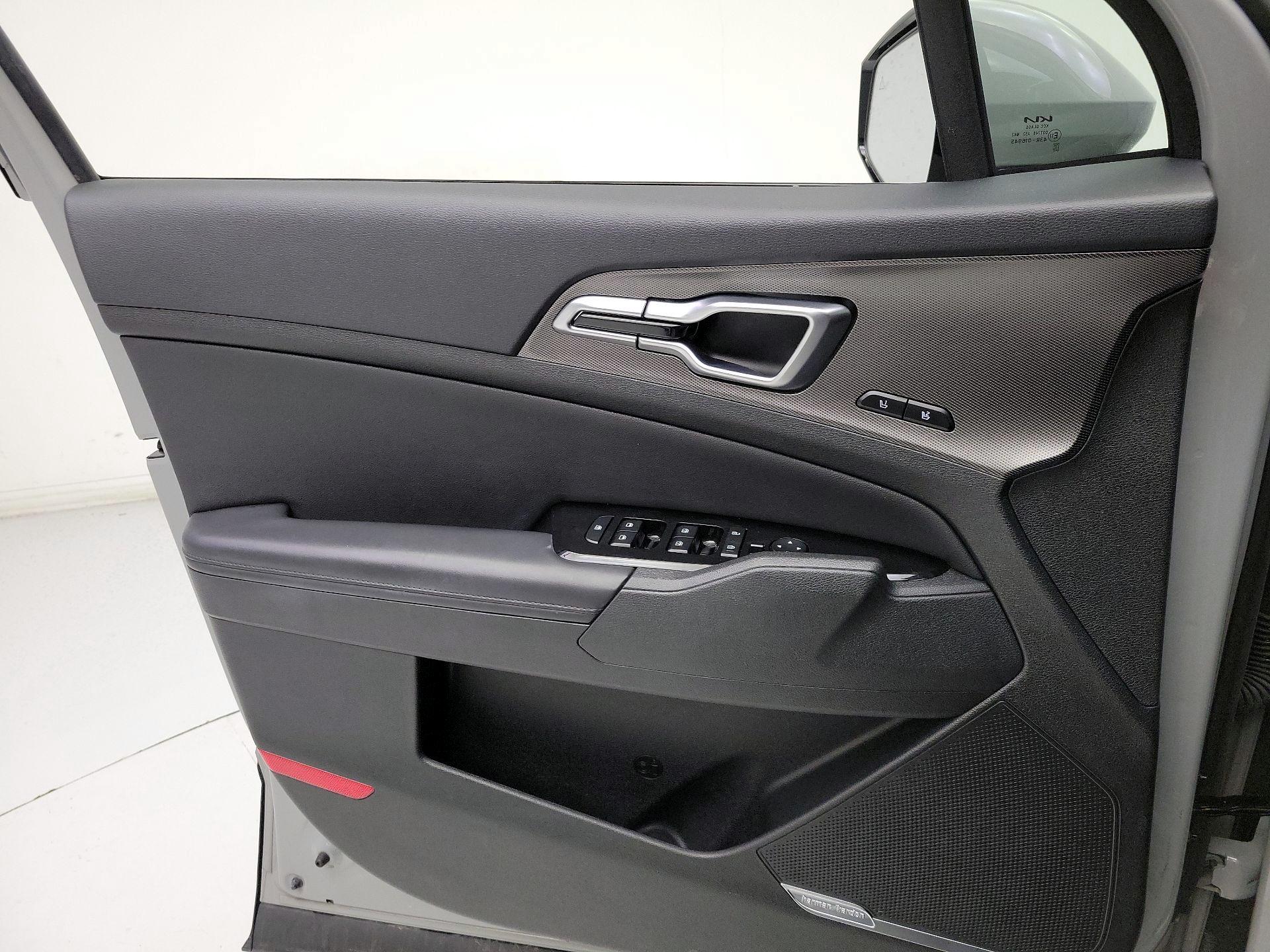 Thumbnail: 2023 Kia Sportage - 12