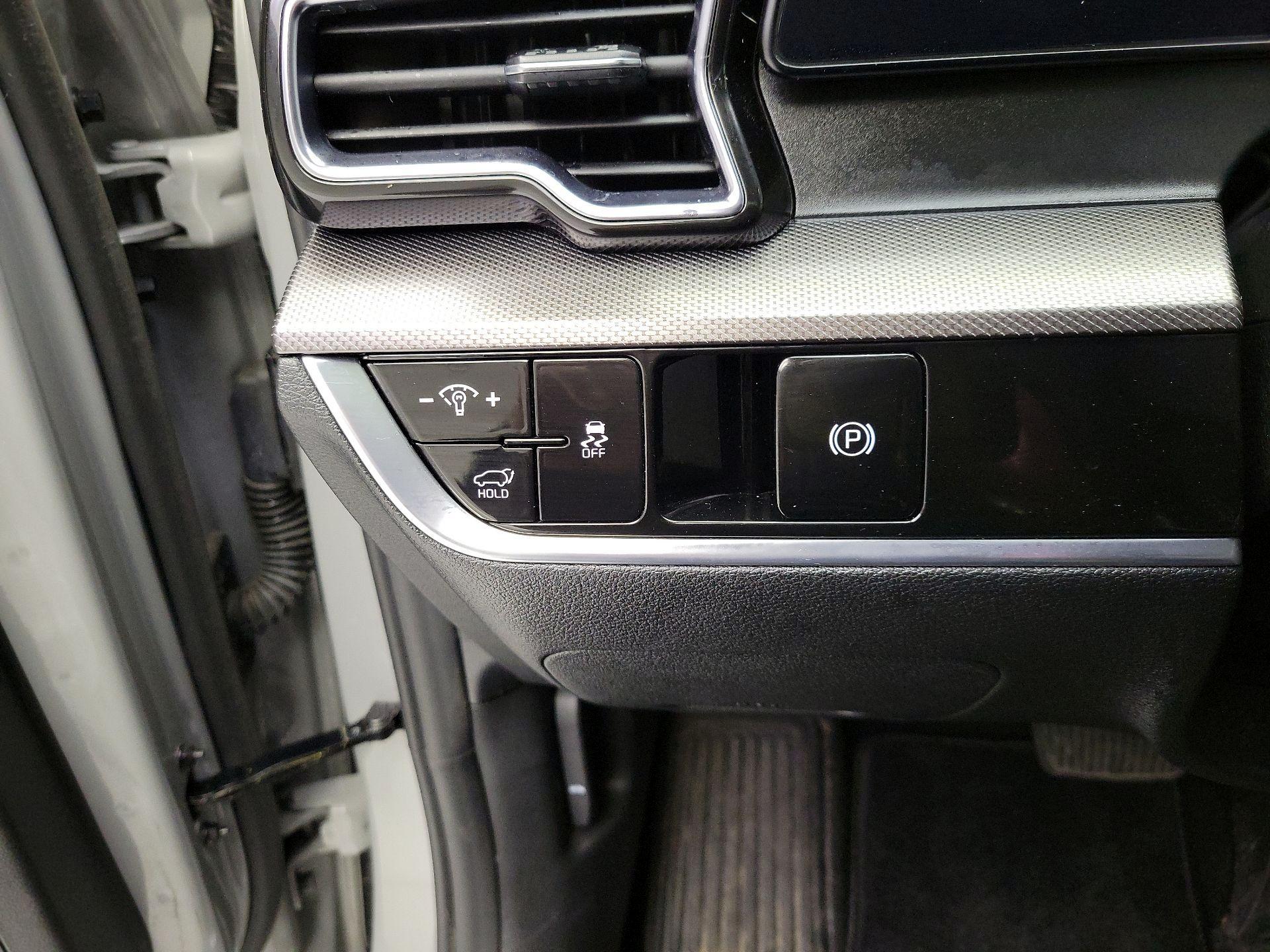 Thumbnail: 2023 Kia Sportage - 13