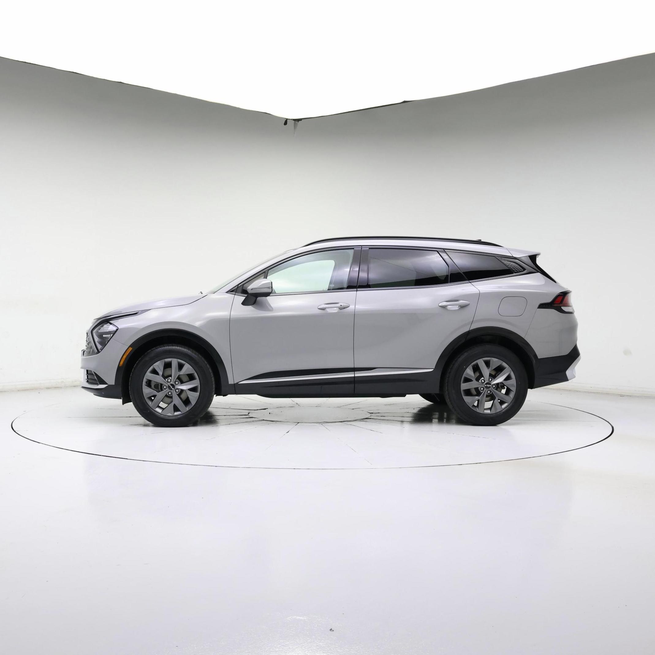 Thumbnail: 2023 Kia Sportage - 3