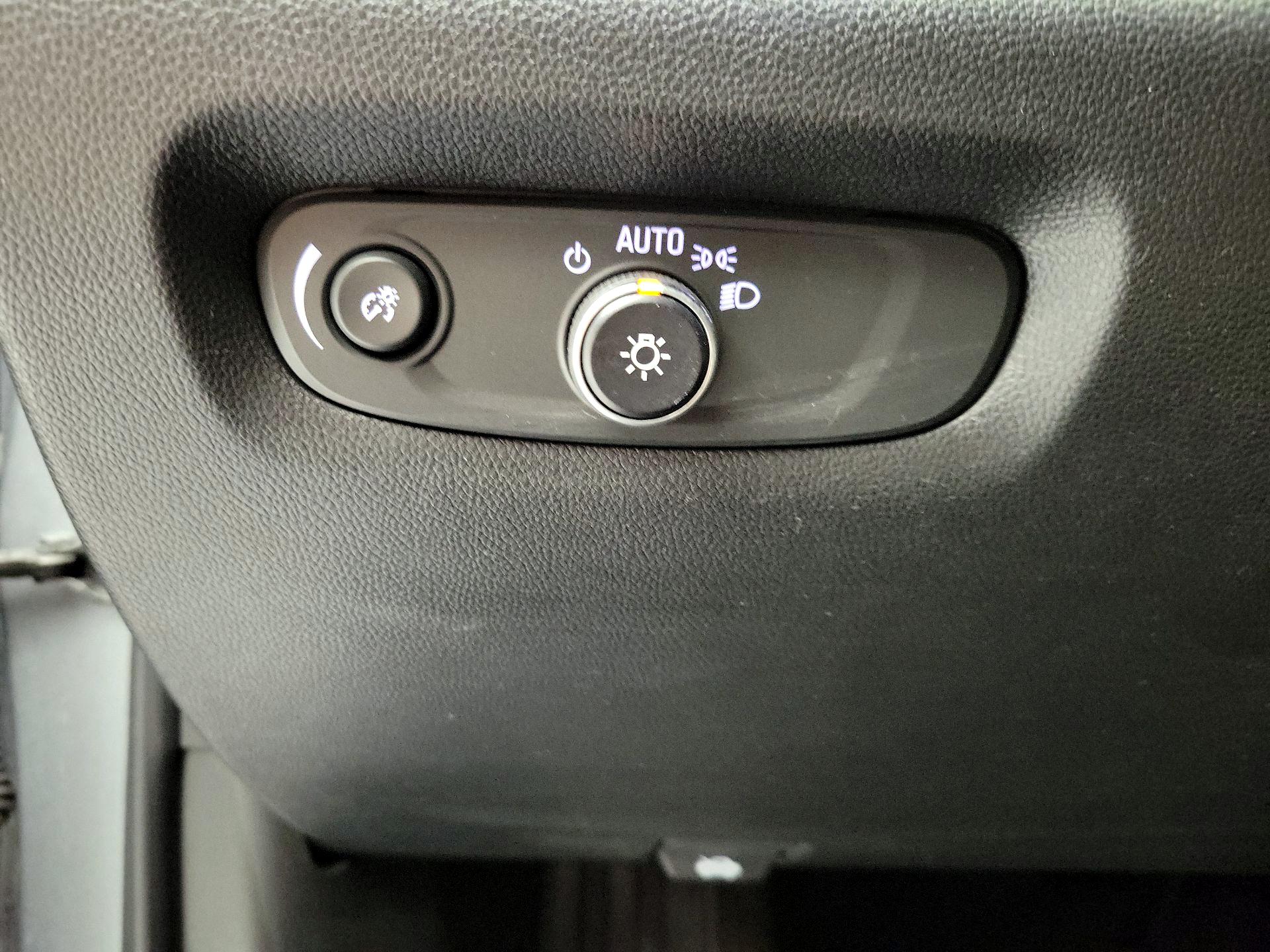 Thumbnail: 2023 Chevrolet Traverse - 13