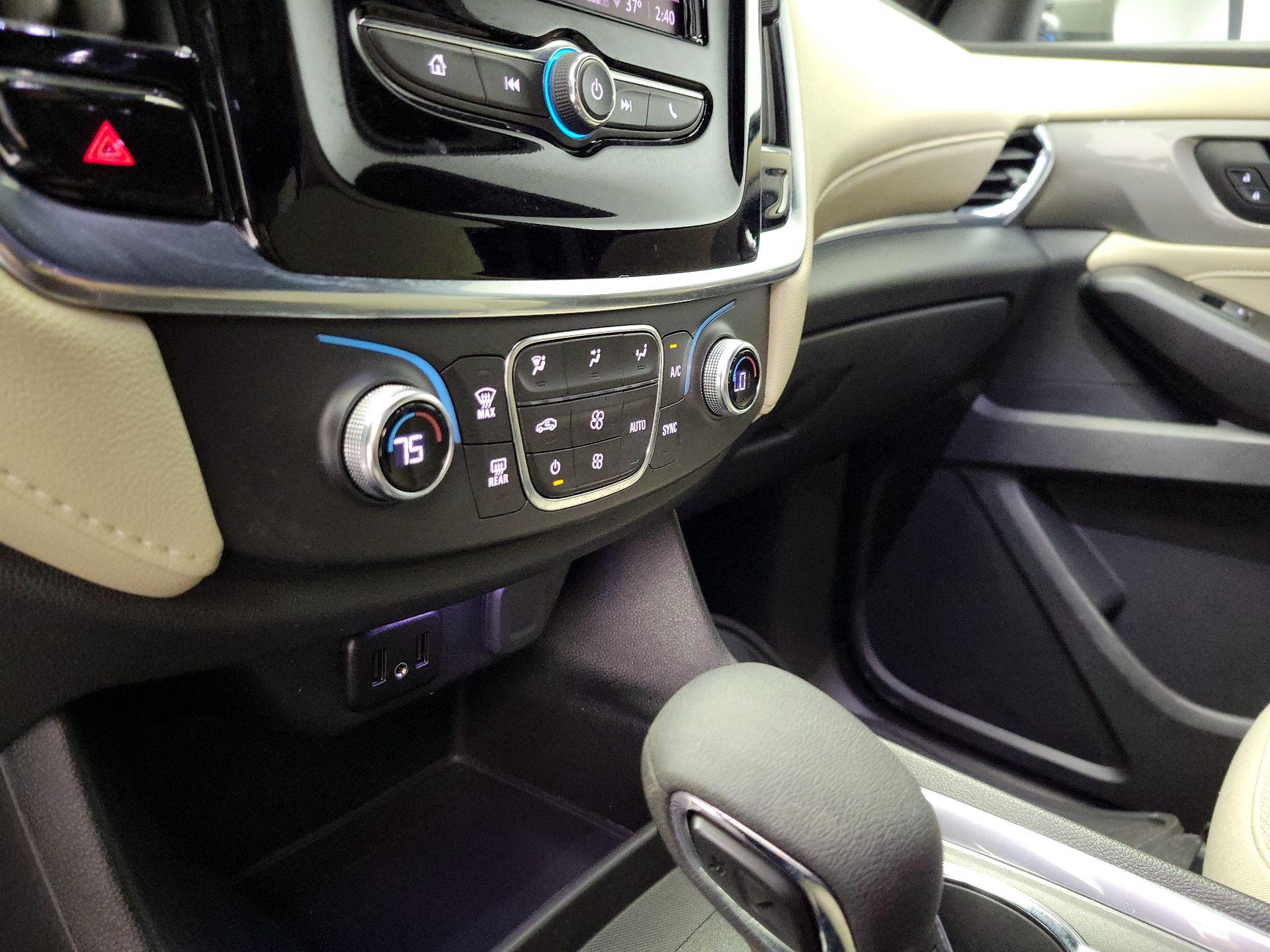 Thumbnail: 2023 Chevrolet Traverse - 16