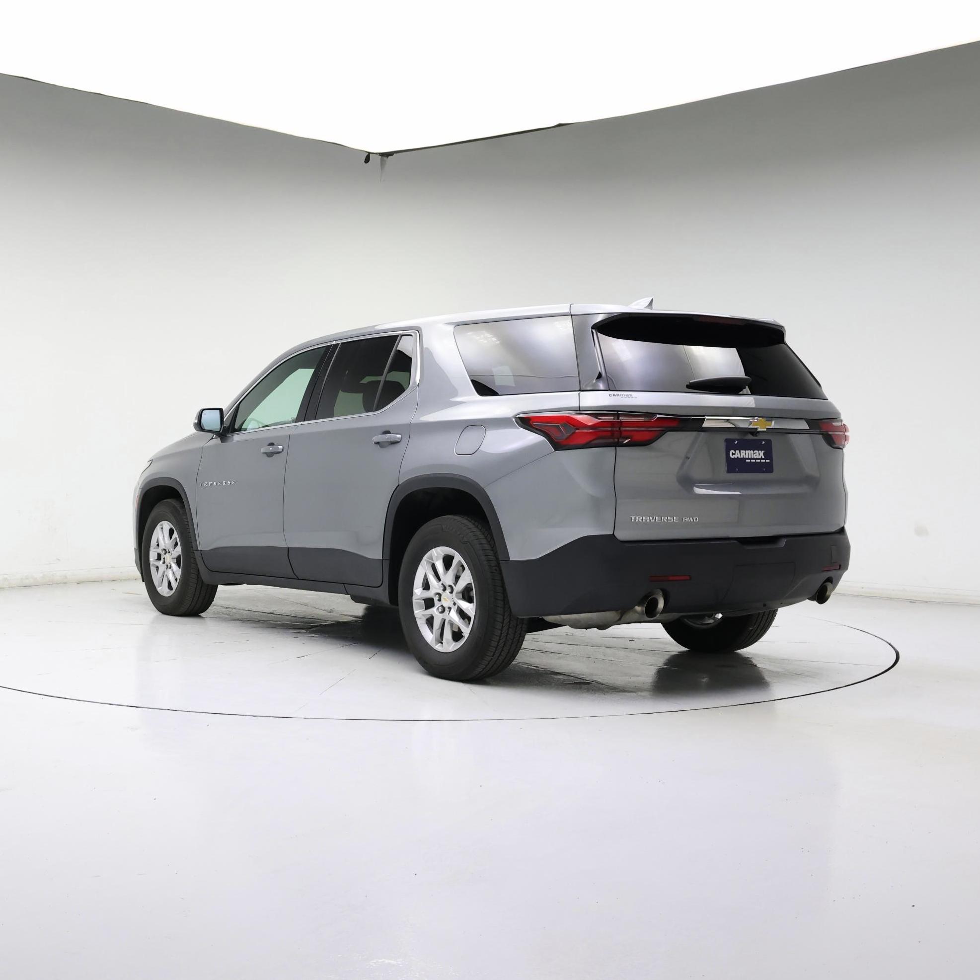 Thumbnail: 2023 Chevrolet Traverse - 2