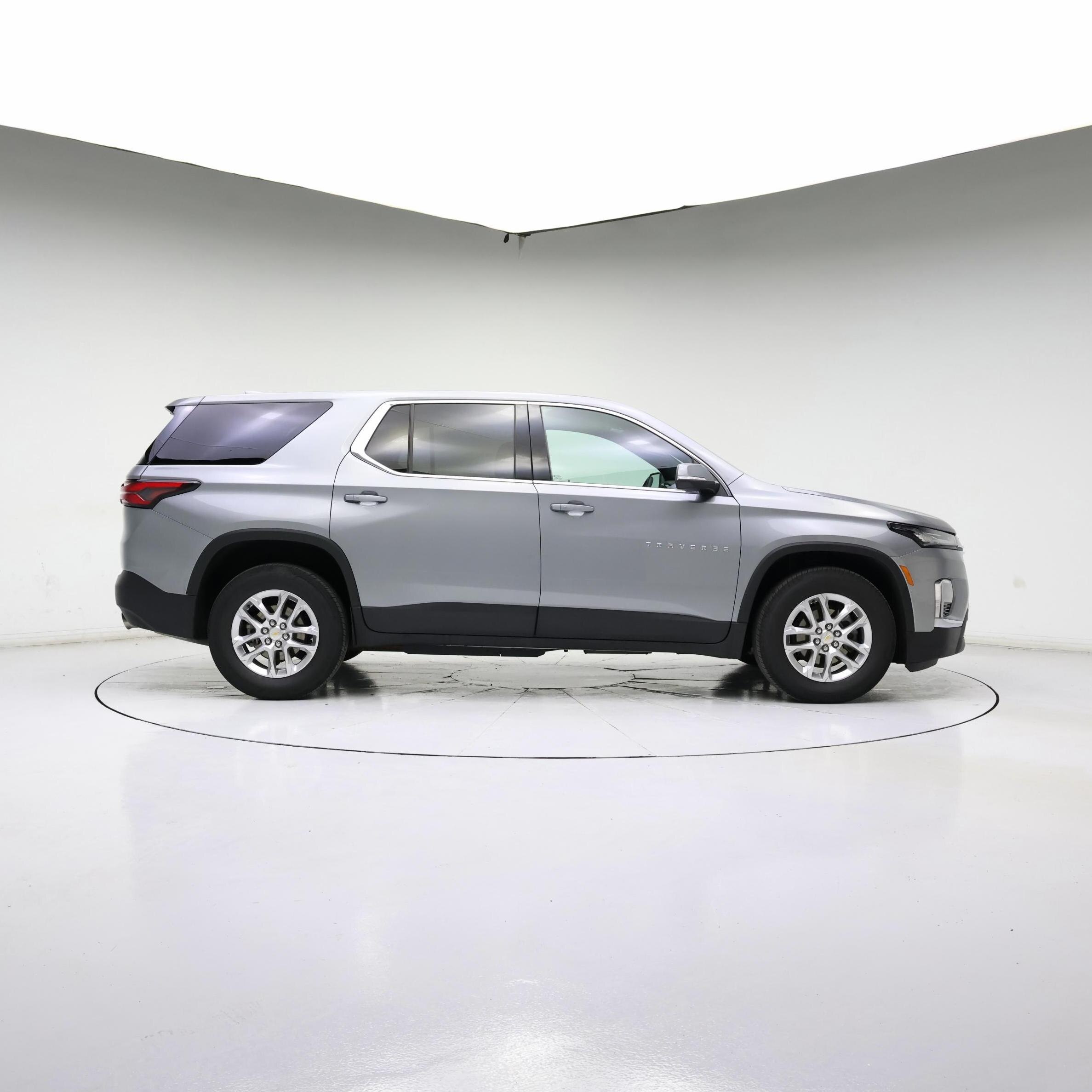 Thumbnail: 2023 Chevrolet Traverse - 7