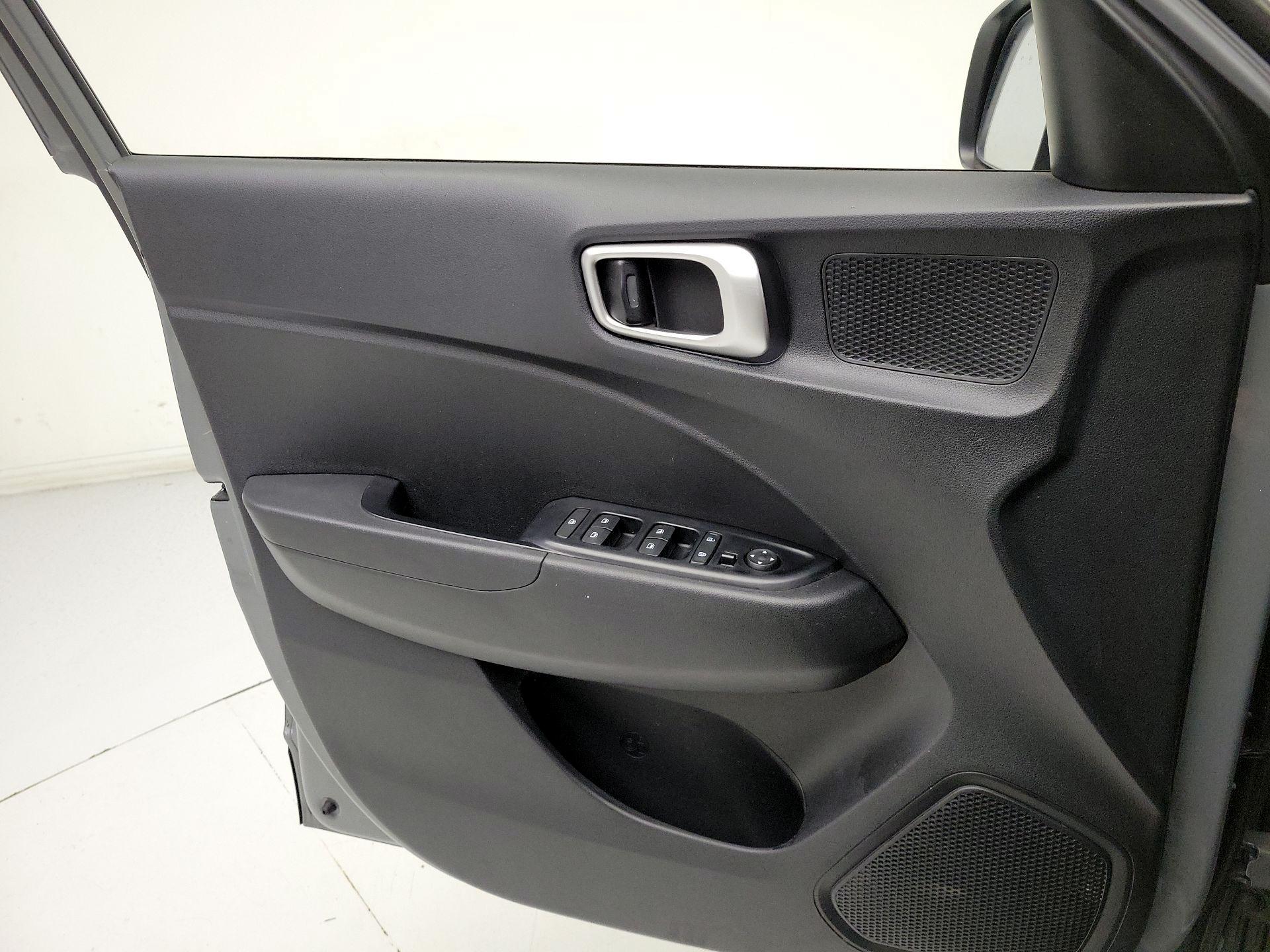 Thumbnail: 2021 Hyundai Venue - 12