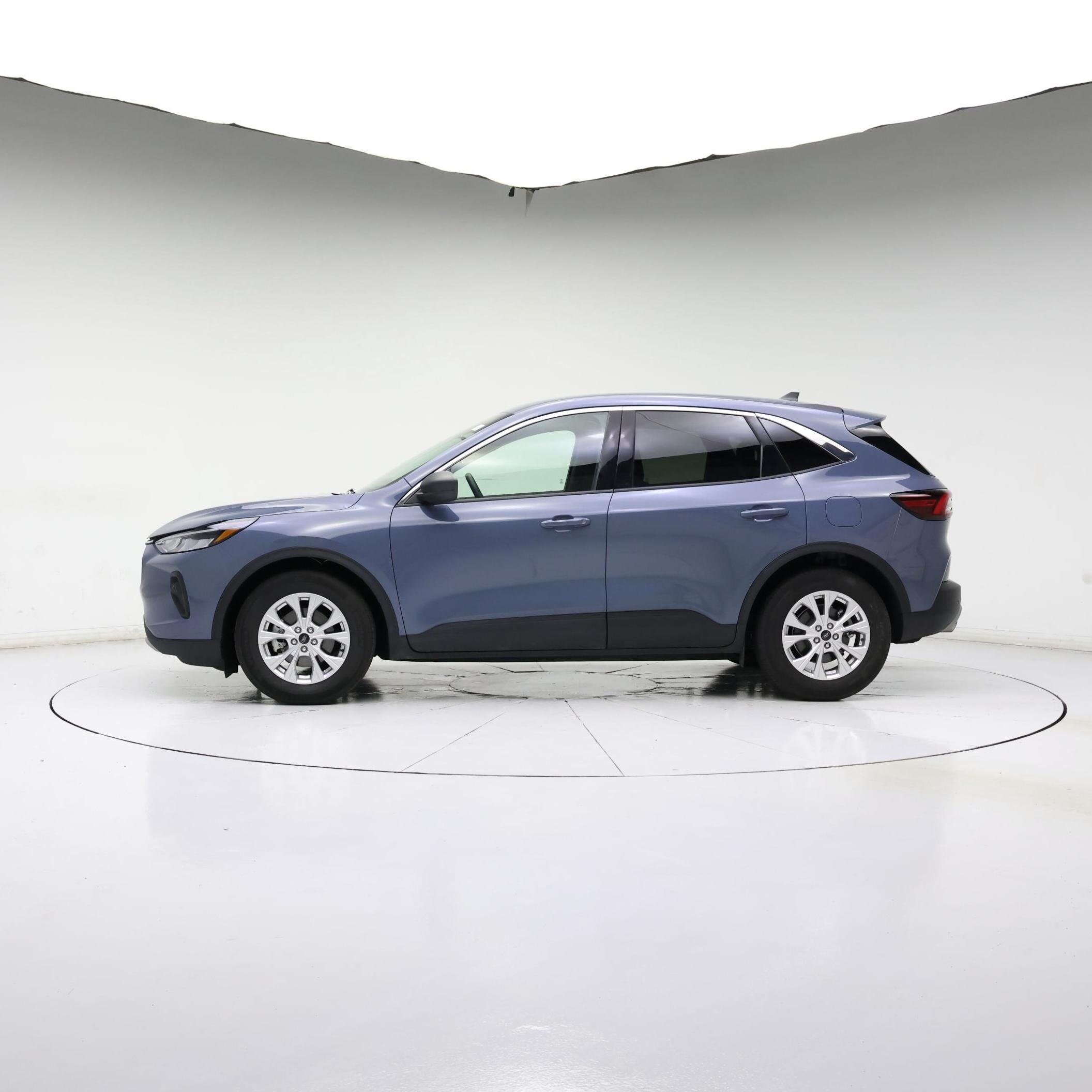 Thumbnail: 2023 Ford Escape - 3