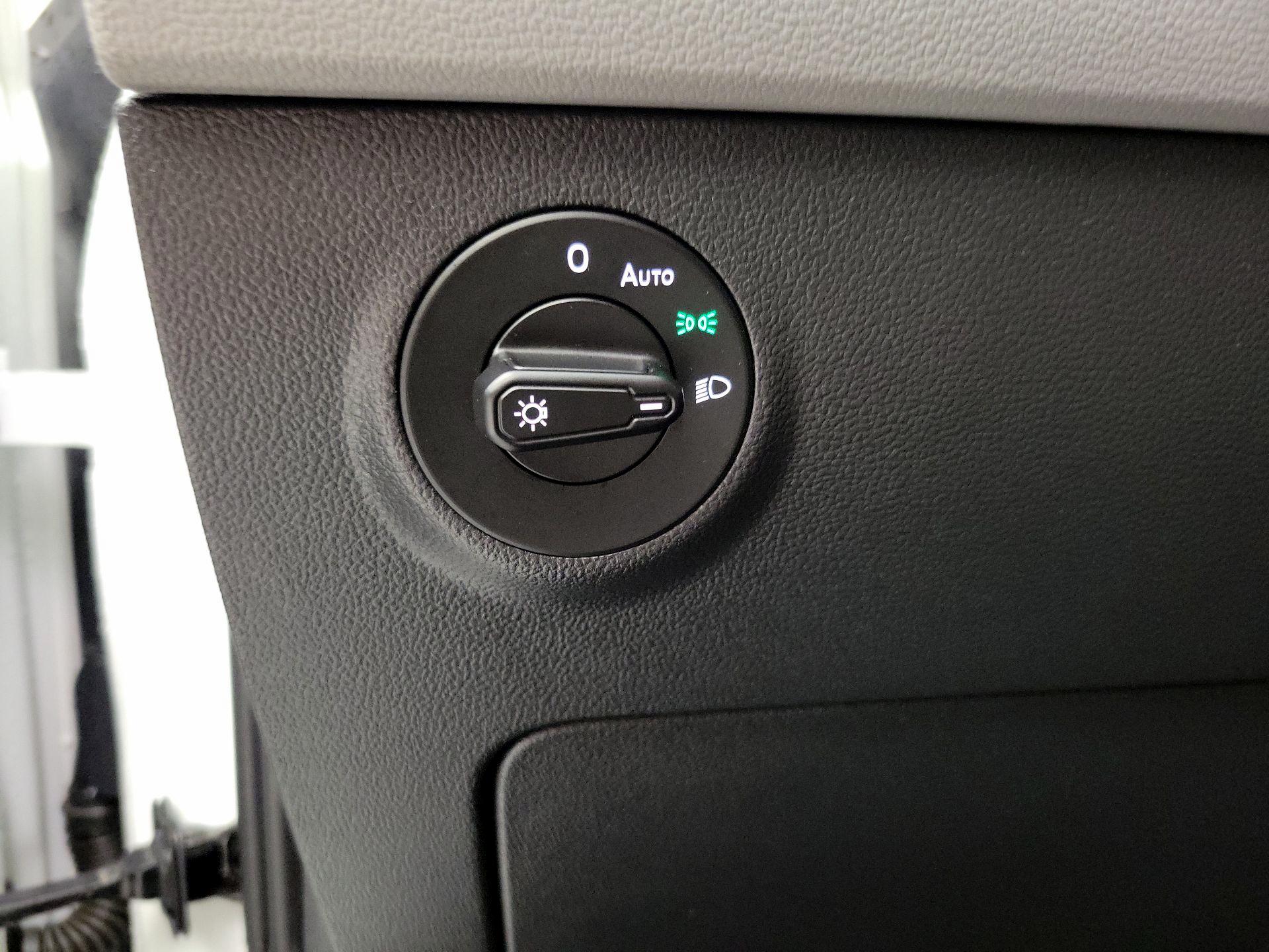 Thumbnail: 2022 Volkswagen Taos - 13