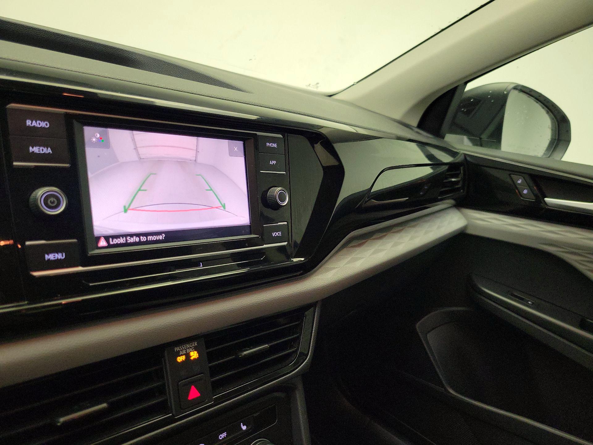 Thumbnail: 2022 Volkswagen Taos - 14