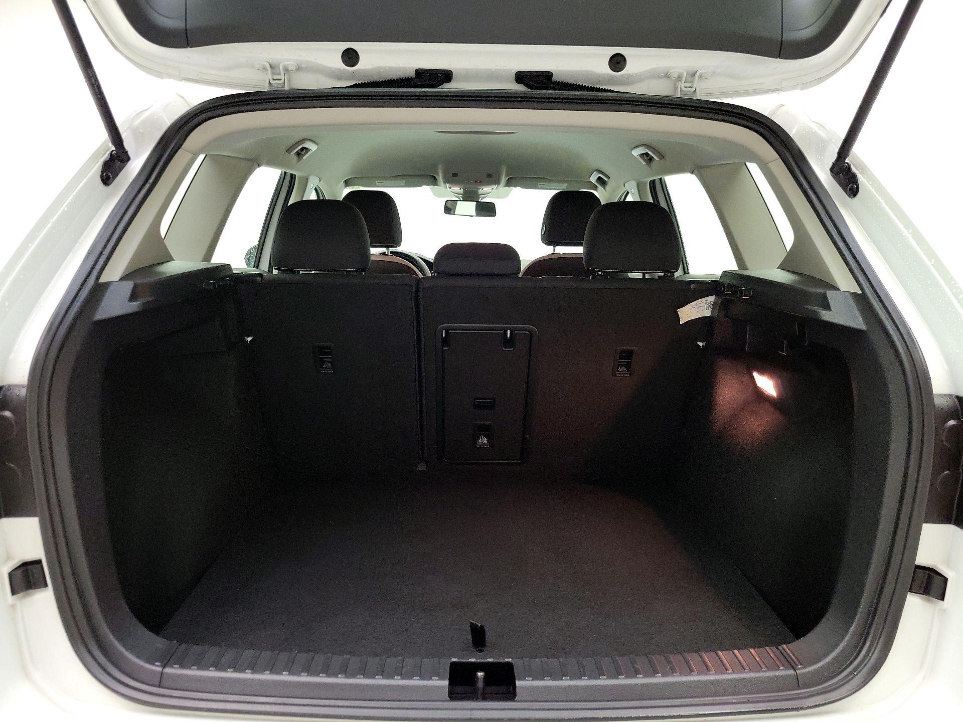 Thumbnail: 2022 Volkswagen Taos - 20