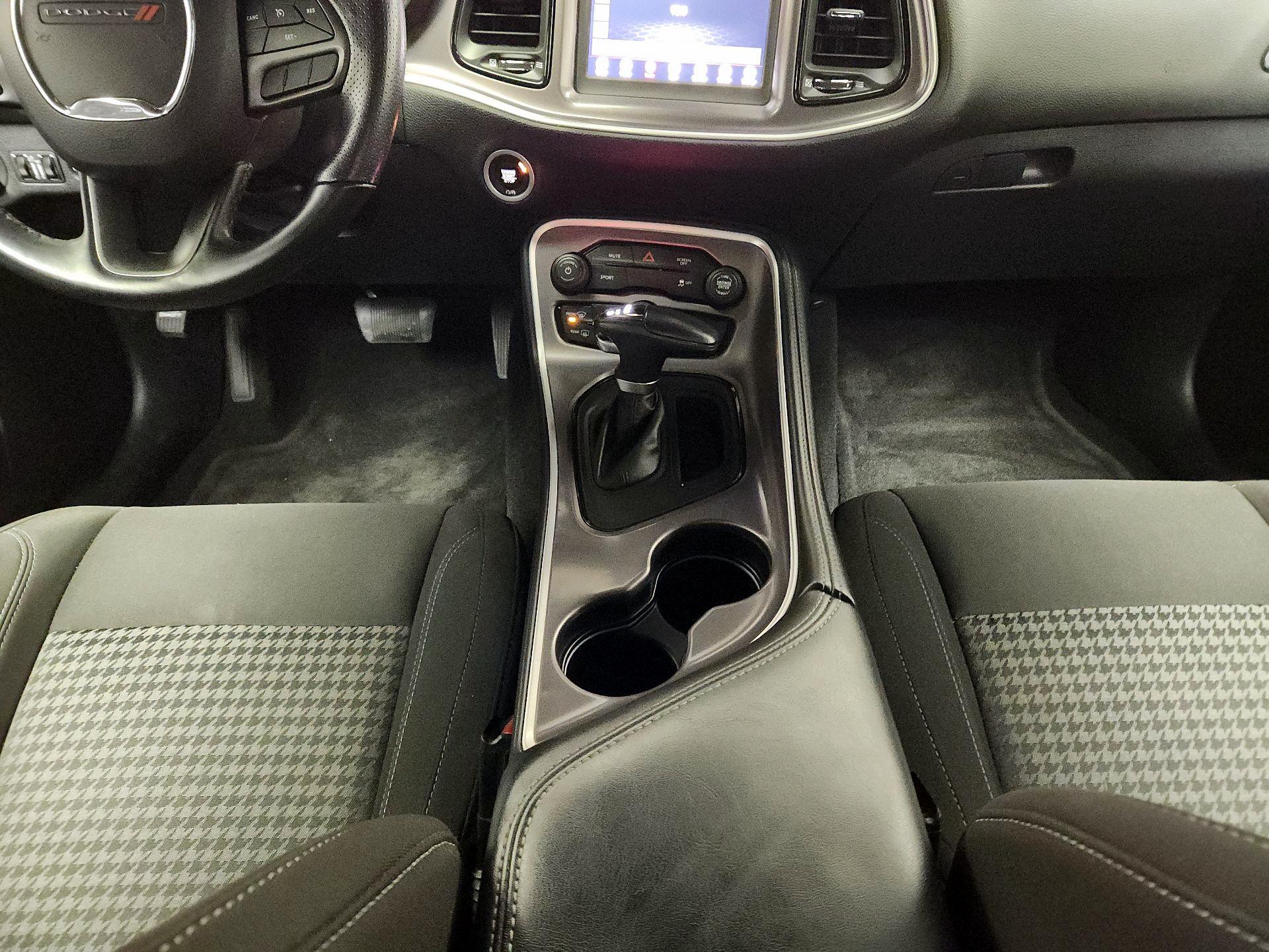 Thumbnail: 2022 Dodge Challenger - 17