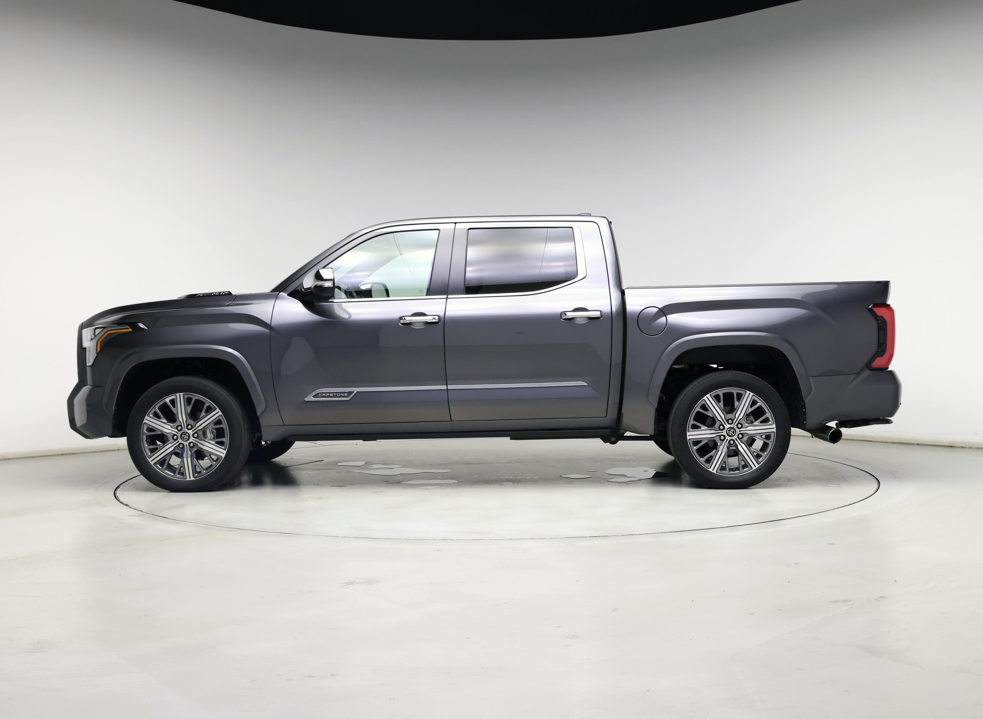 Thumbnail: 2024 Toyota Tundra - 3