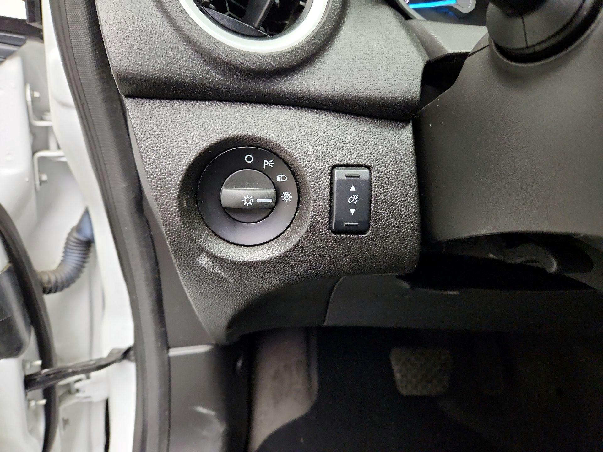 Thumbnail: 2015 Ford Fiesta - 13