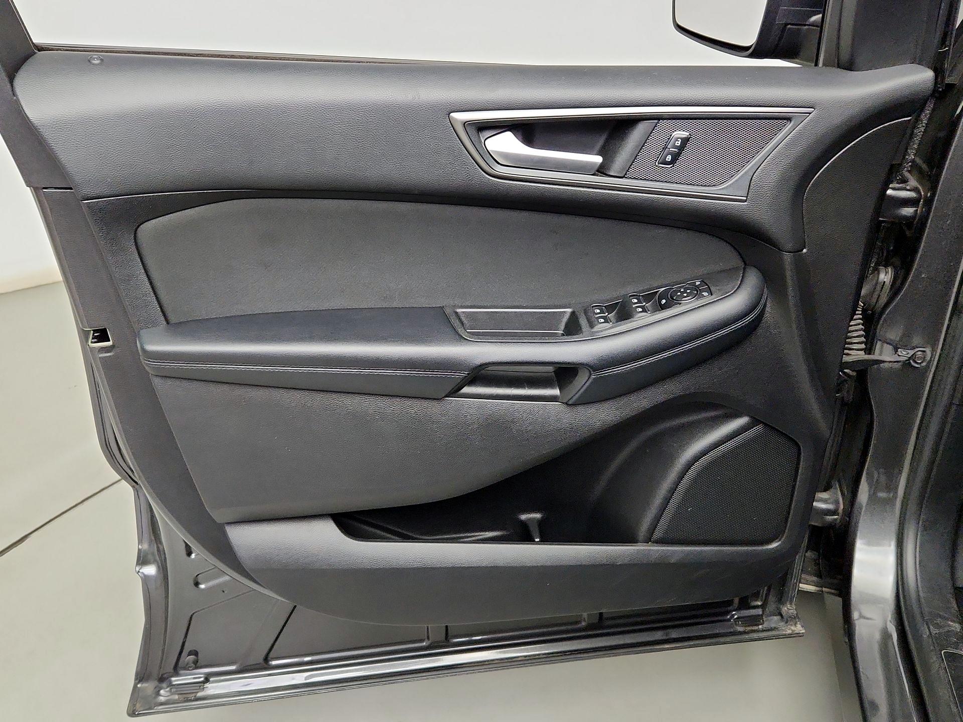 Thumbnail: 2017 Ford Edge - 12