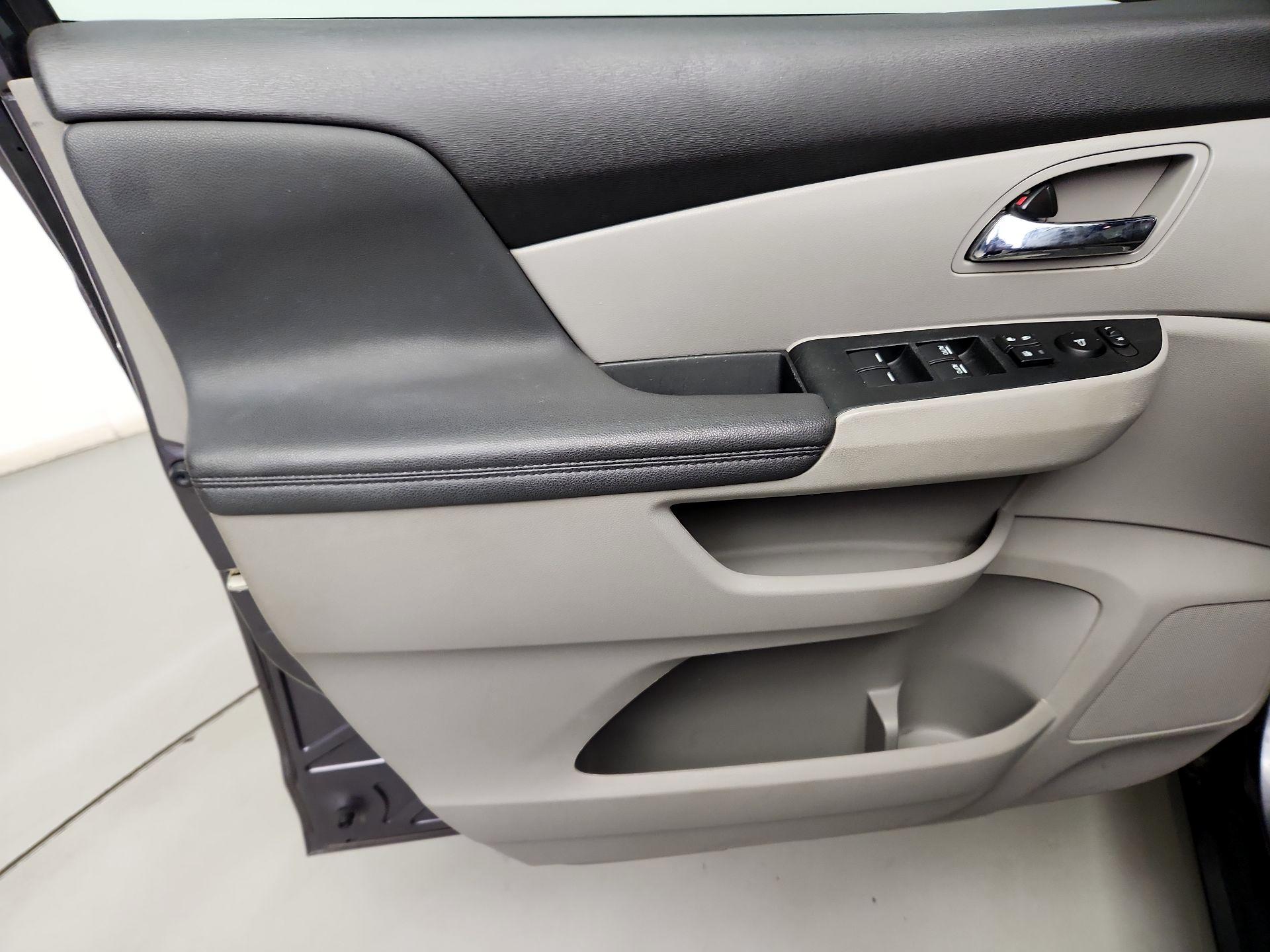 Thumbnail: 2015 Honda Odyssey - 12