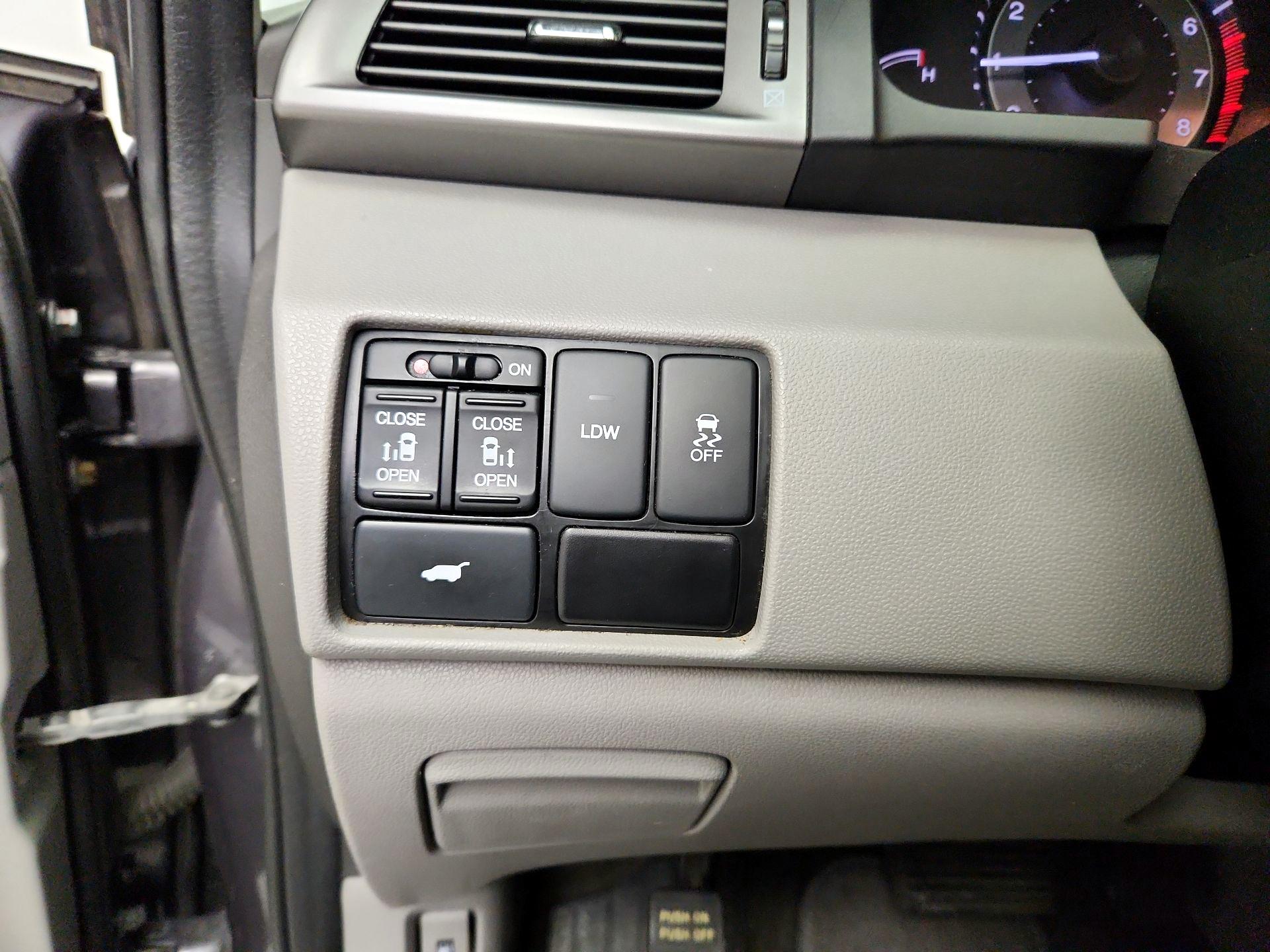 Thumbnail: 2015 Honda Odyssey - 13