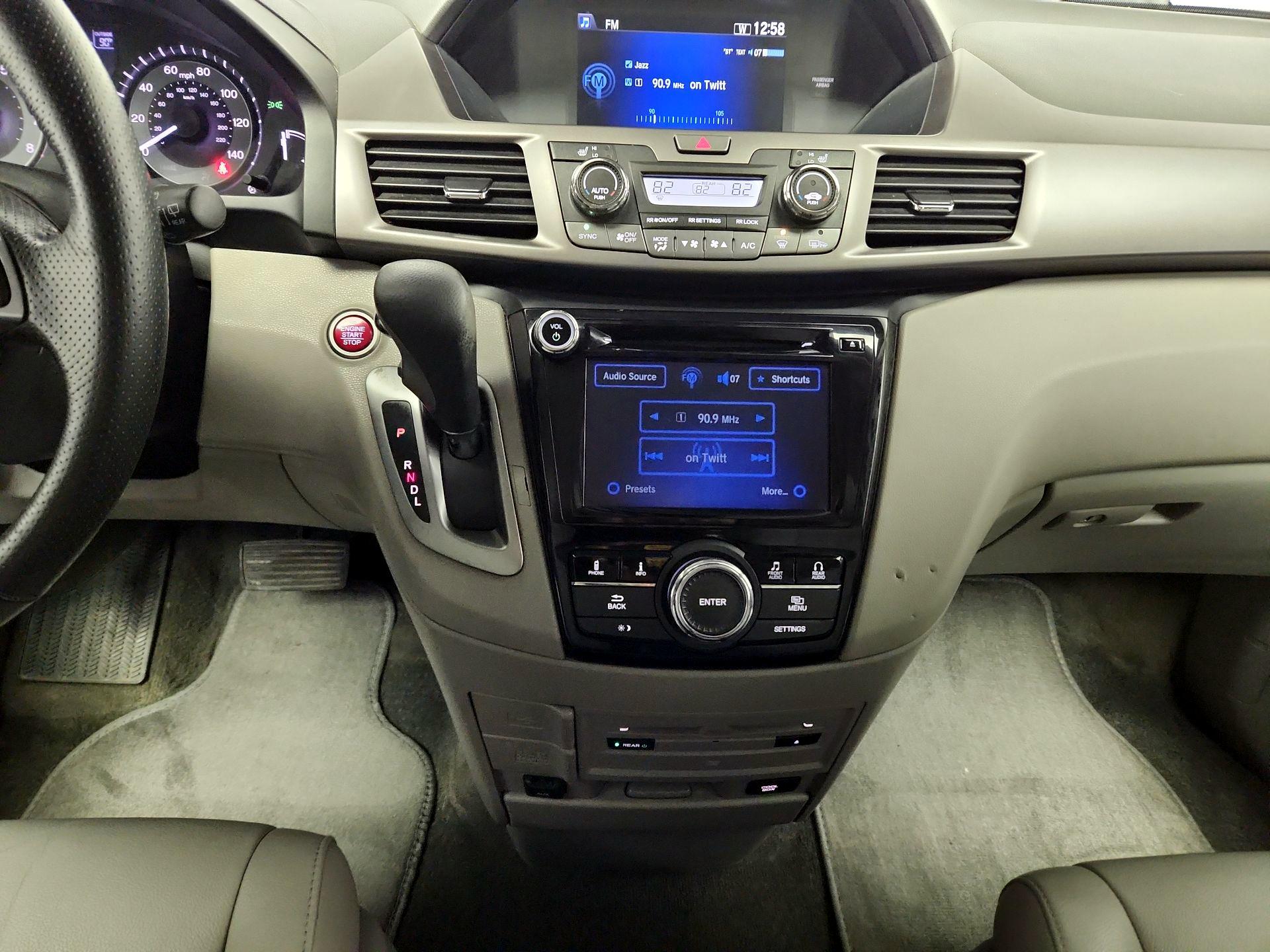 Thumbnail: 2015 Honda Odyssey - 17