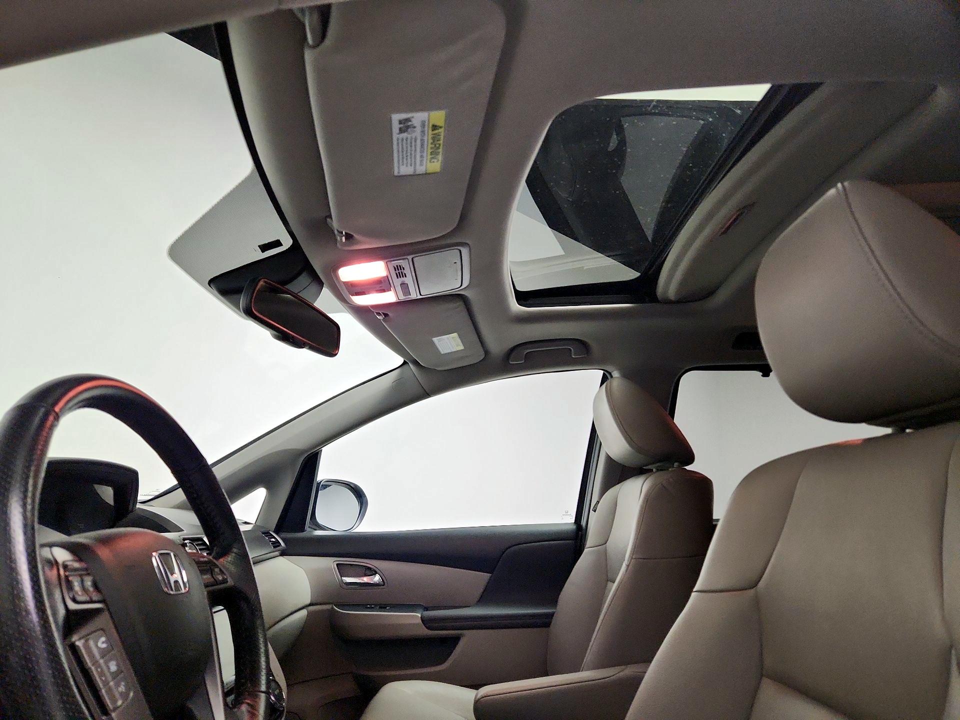 Thumbnail: 2015 Honda Odyssey - 19