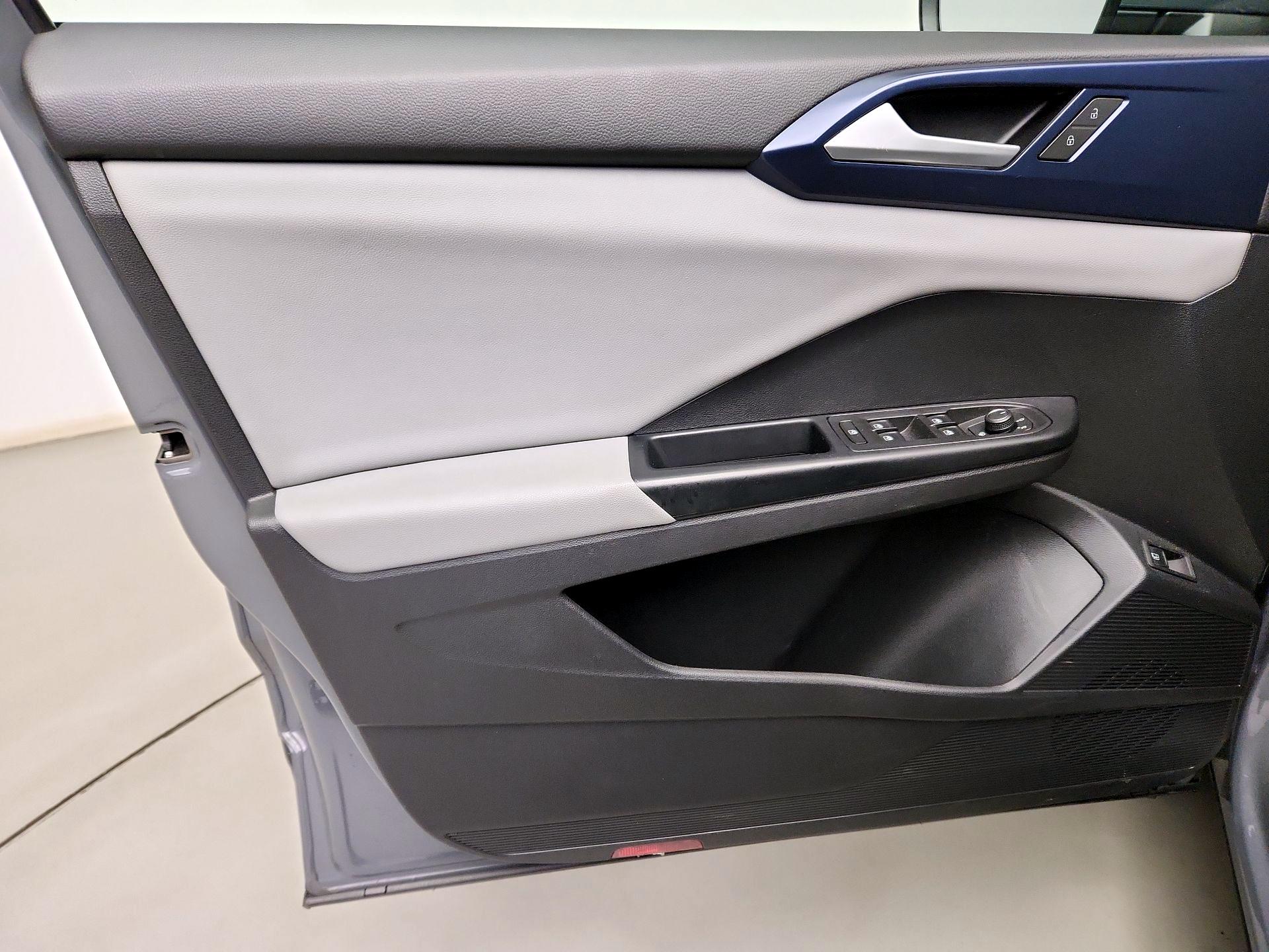 Thumbnail: 2022 Volkswagen Taos - 12