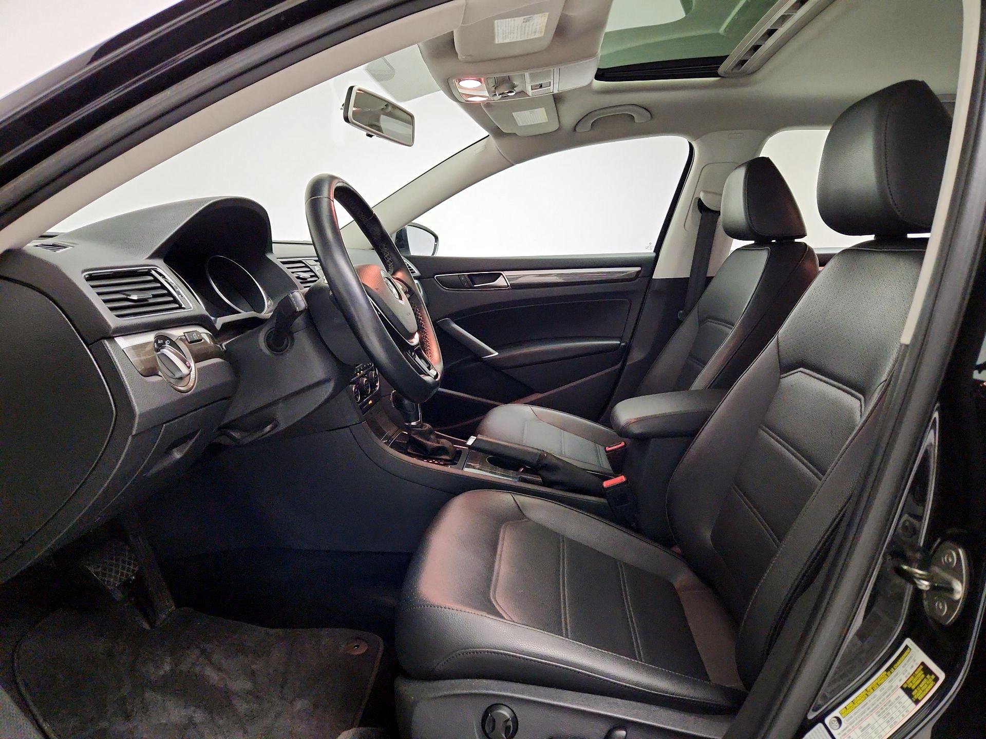 Thumbnail: 2017 Volkswagen Passat - 11