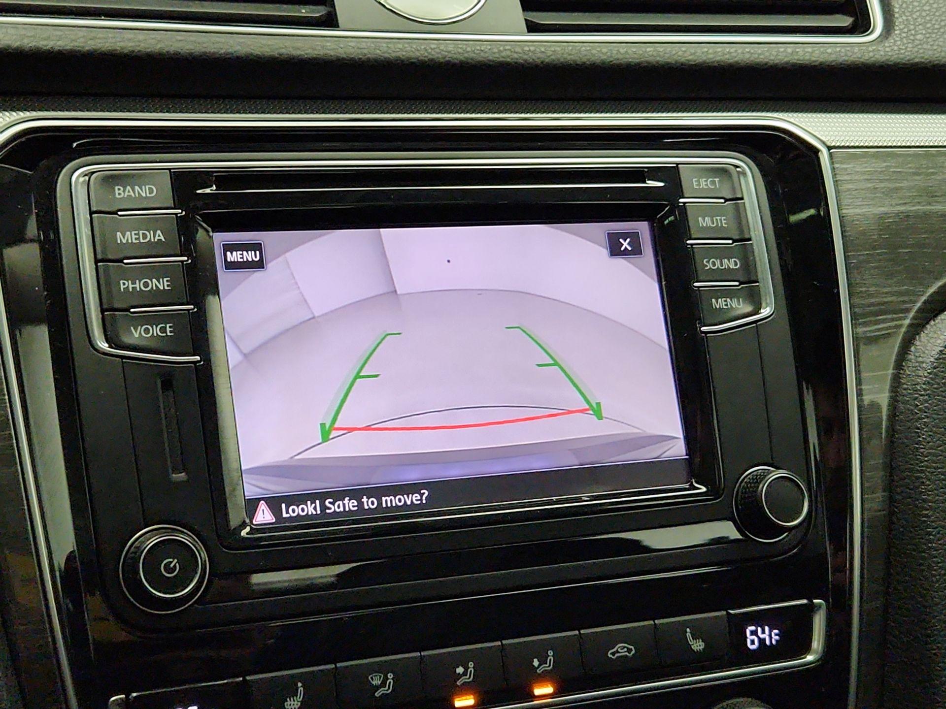 Thumbnail: 2017 Volkswagen Passat - 13