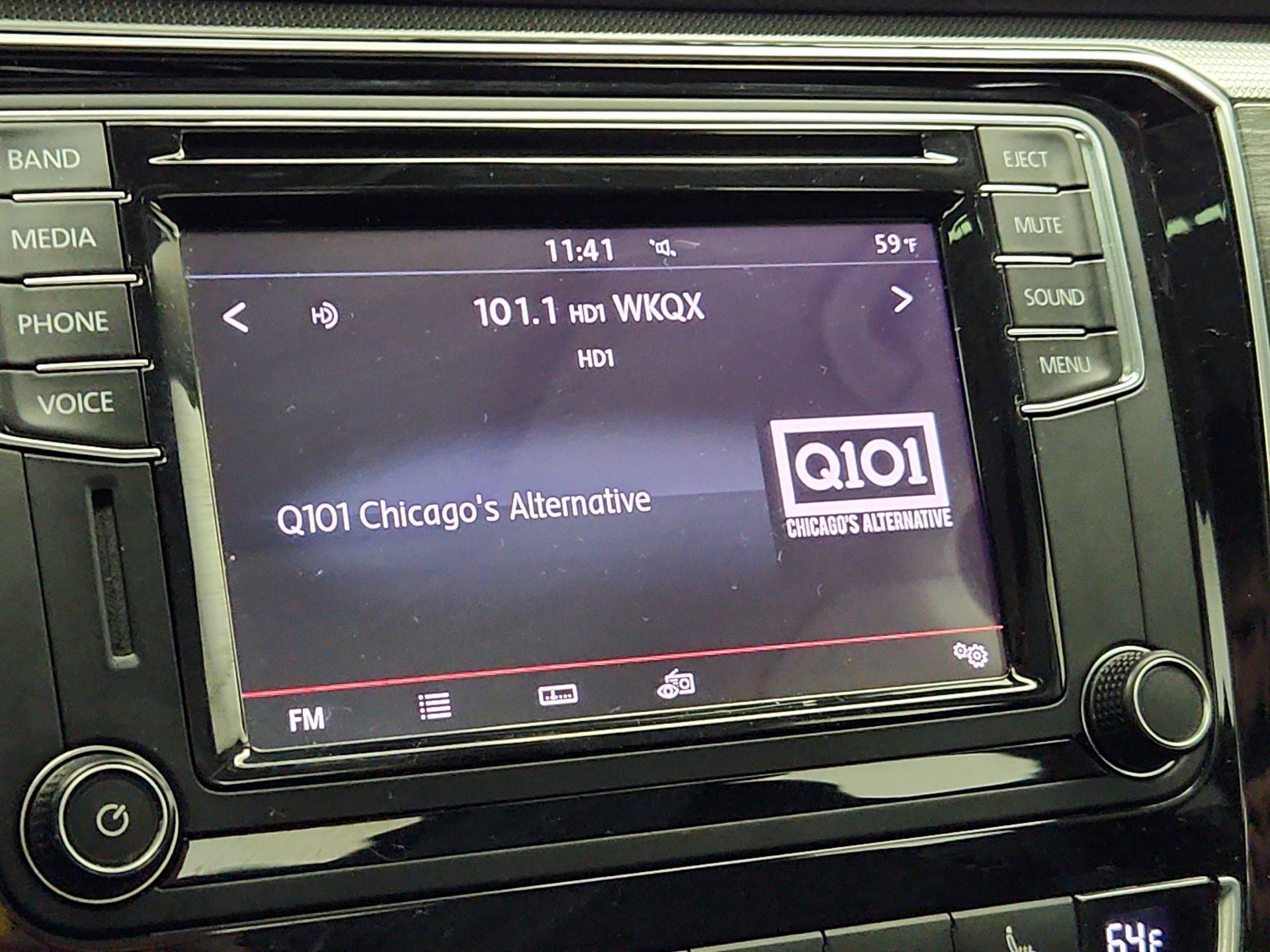 Thumbnail: 2017 Volkswagen Passat - 14