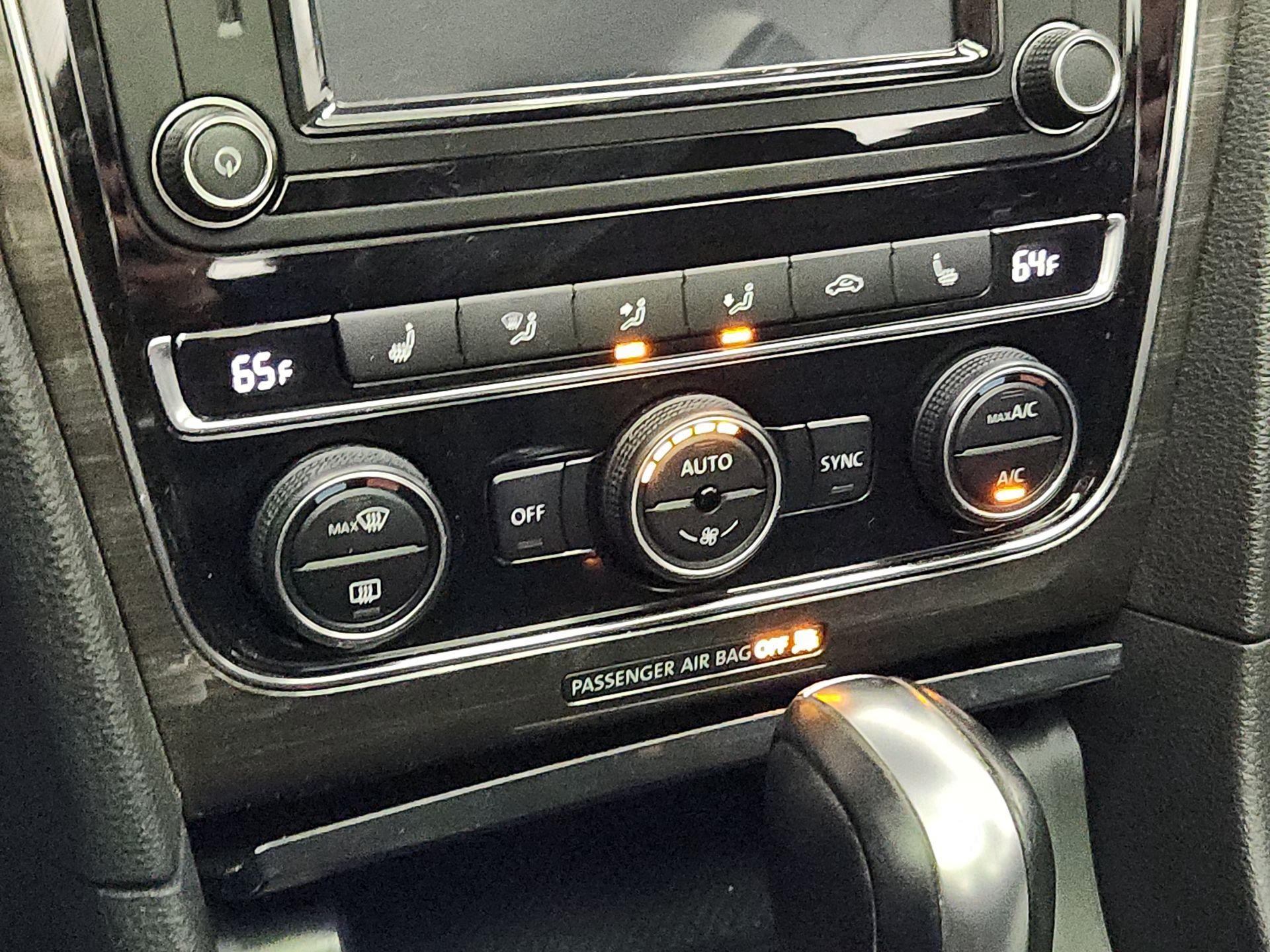 Thumbnail: 2017 Volkswagen Passat - 15