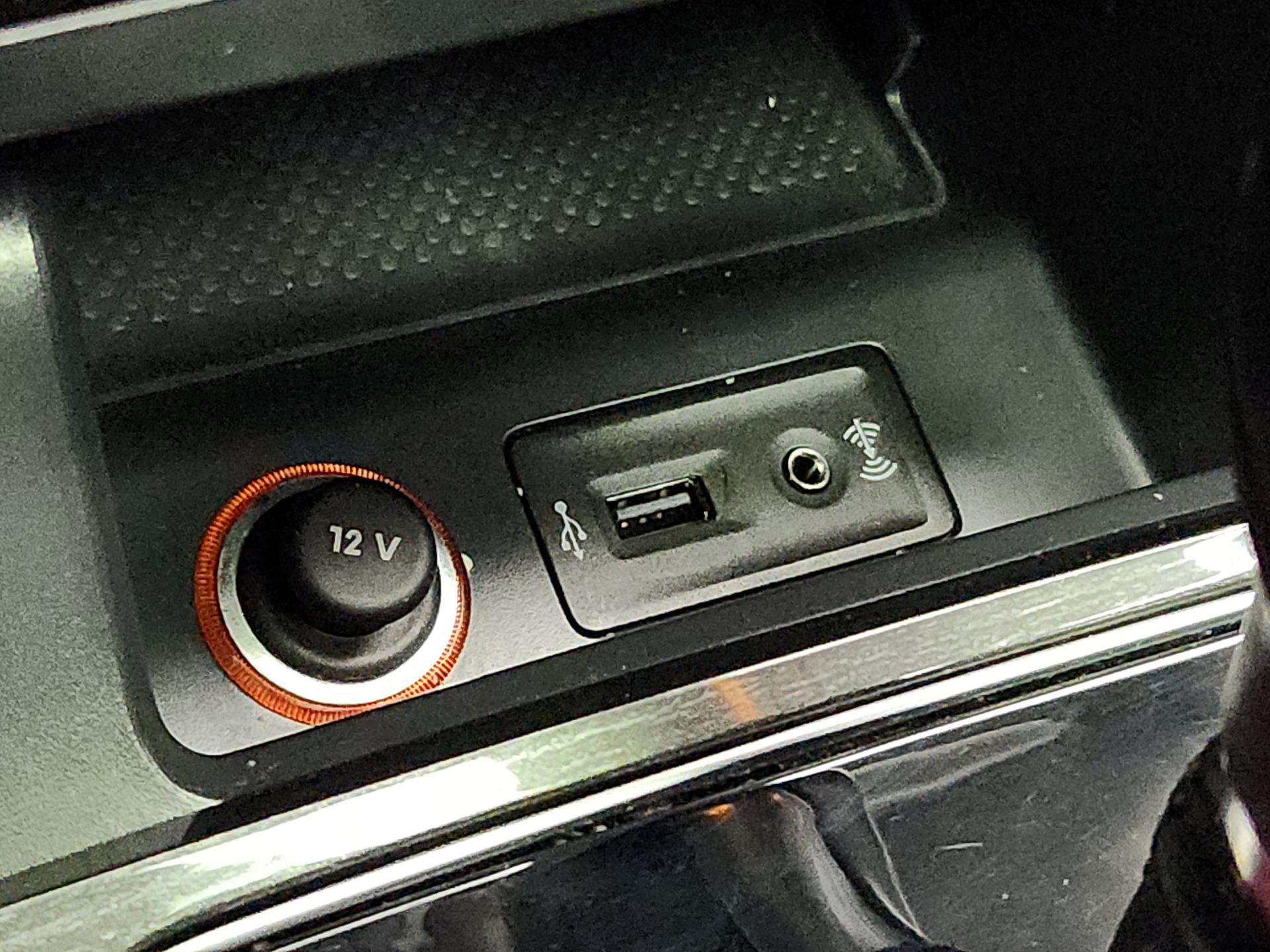 Thumbnail: 2017 Volkswagen Passat - 17