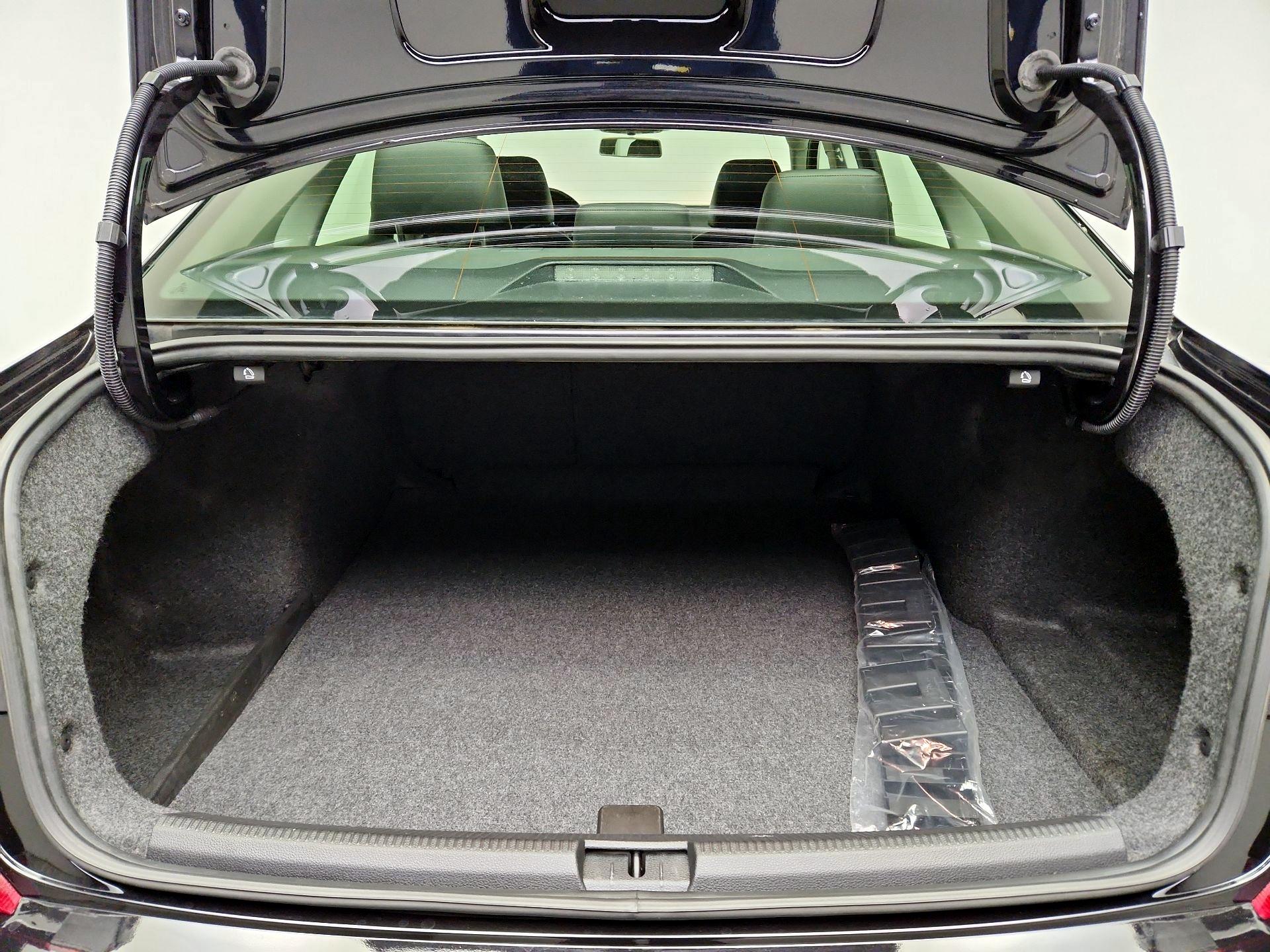 Thumbnail: 2017 Volkswagen Passat - 20