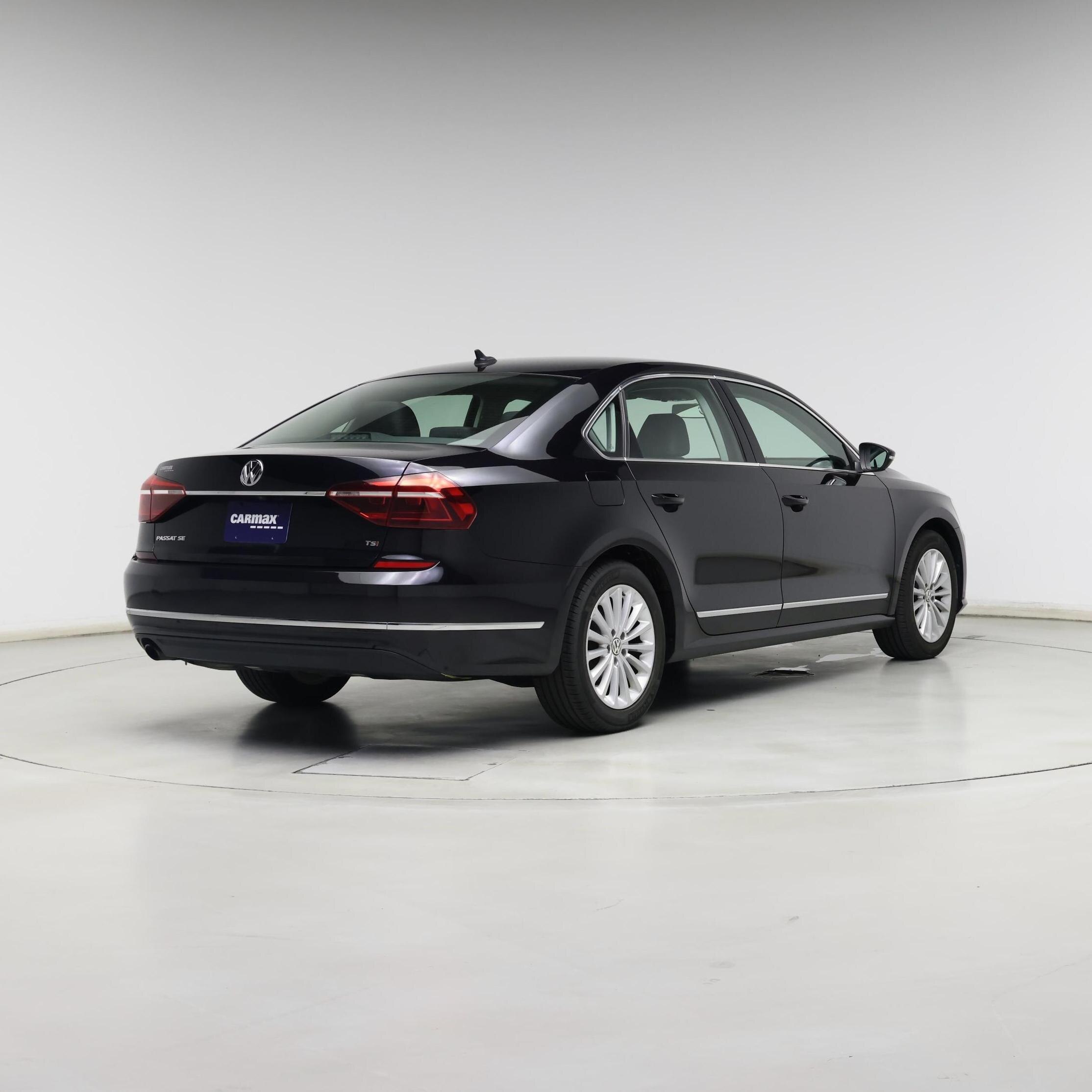 Thumbnail: 2017 Volkswagen Passat - 8