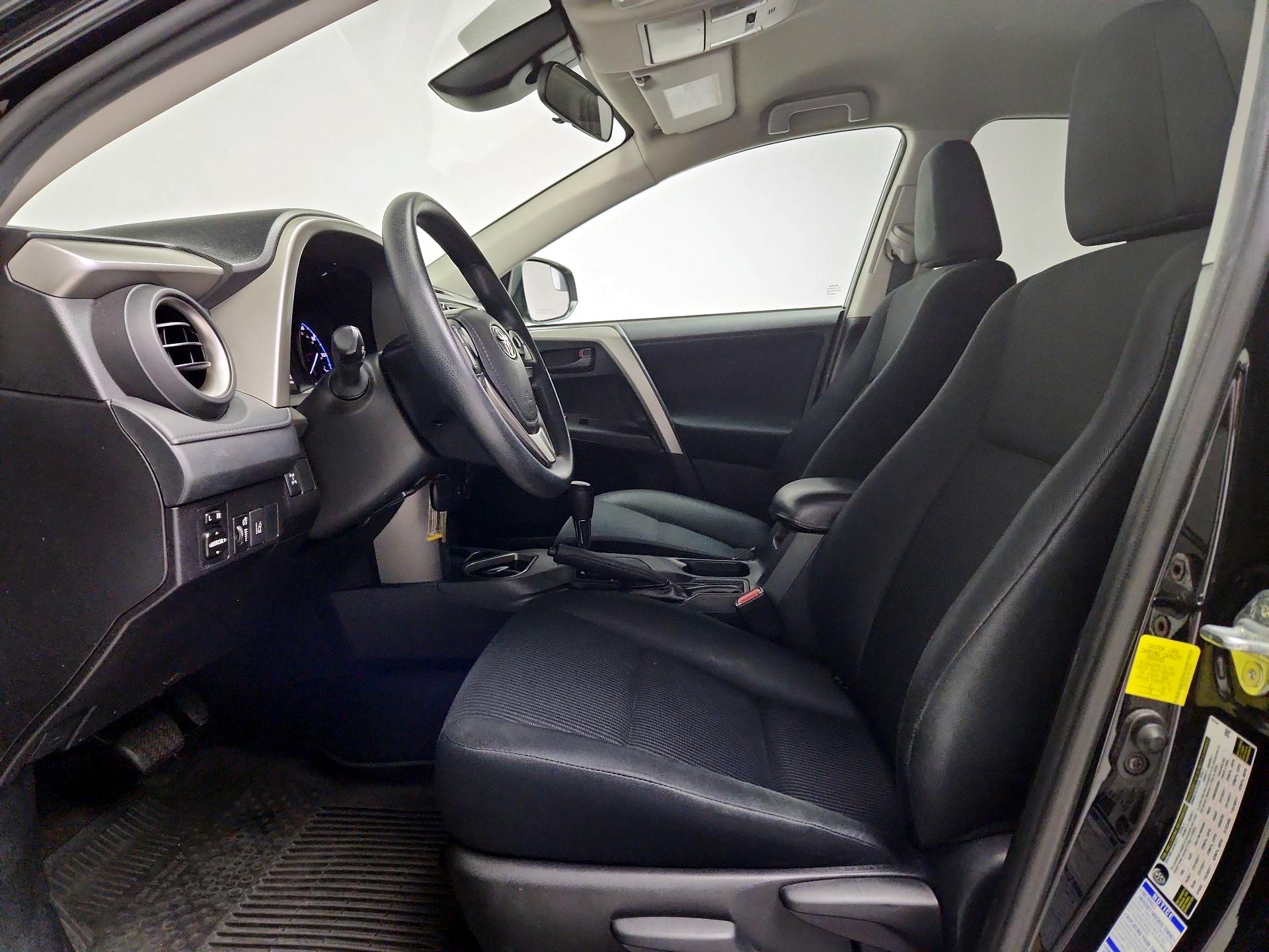 Thumbnail: 2018 Toyota RAV4 - 11
