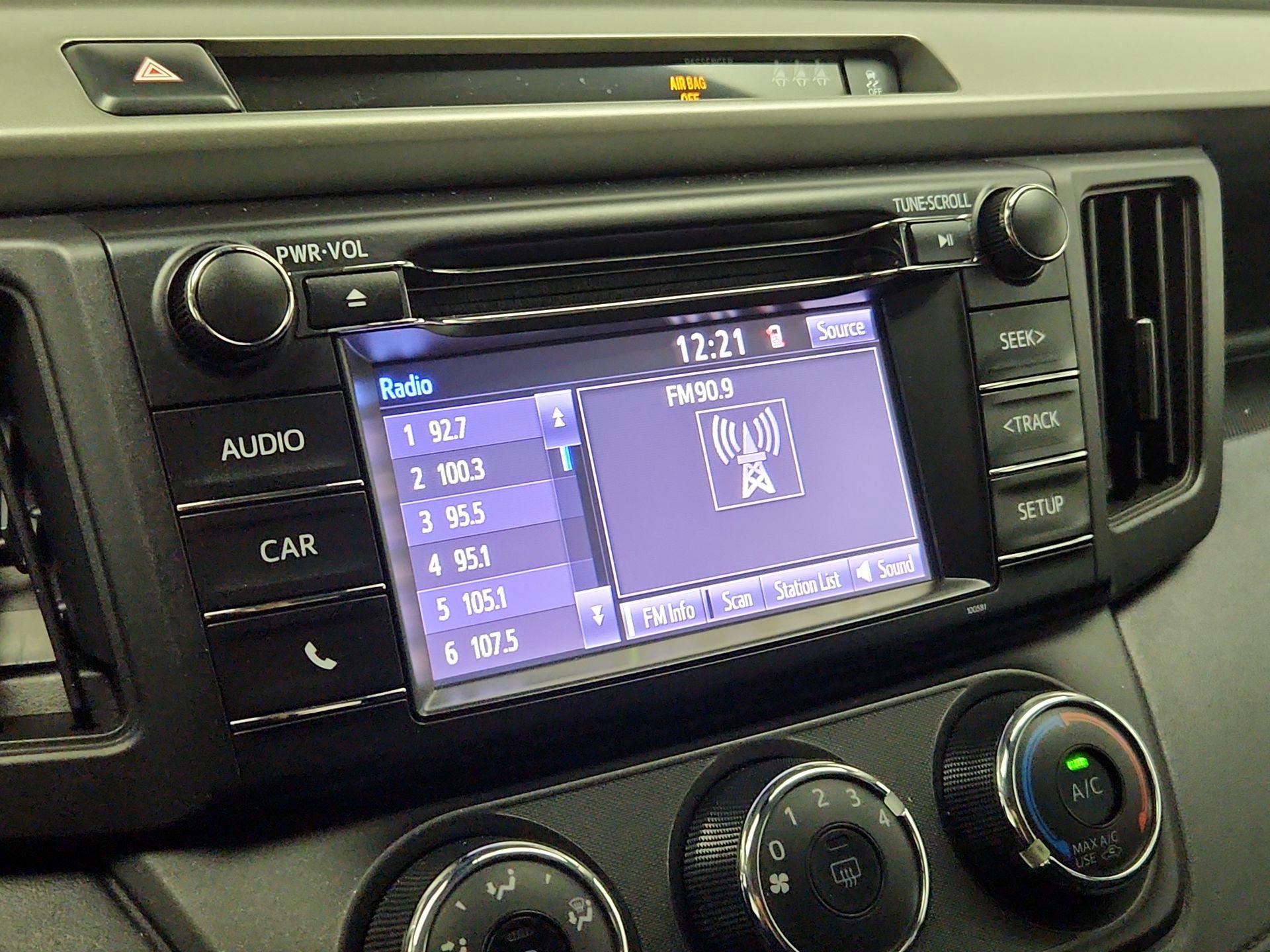 Thumbnail: 2018 Toyota RAV4 - 15