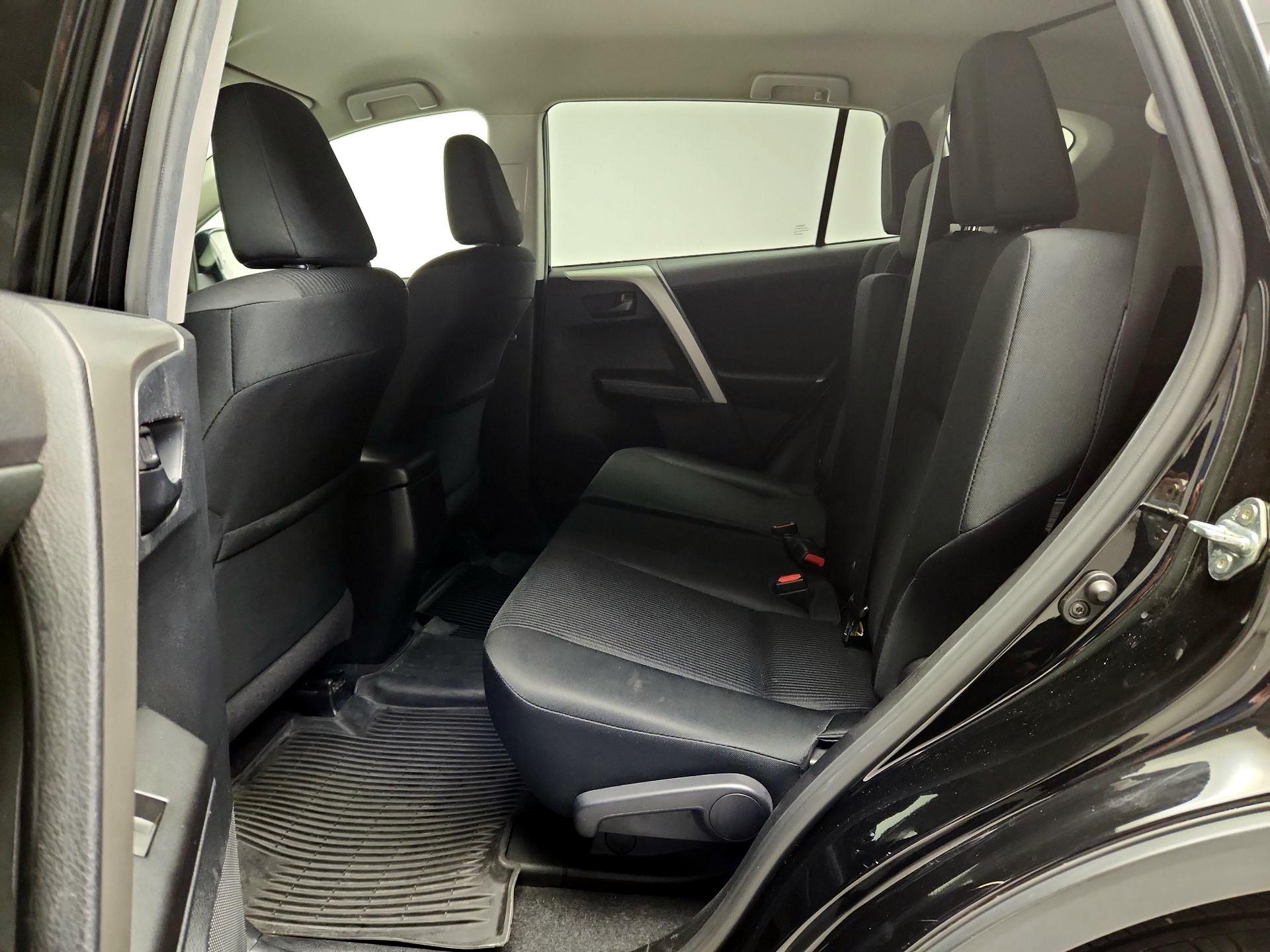 Thumbnail: 2018 Toyota RAV4 - 19