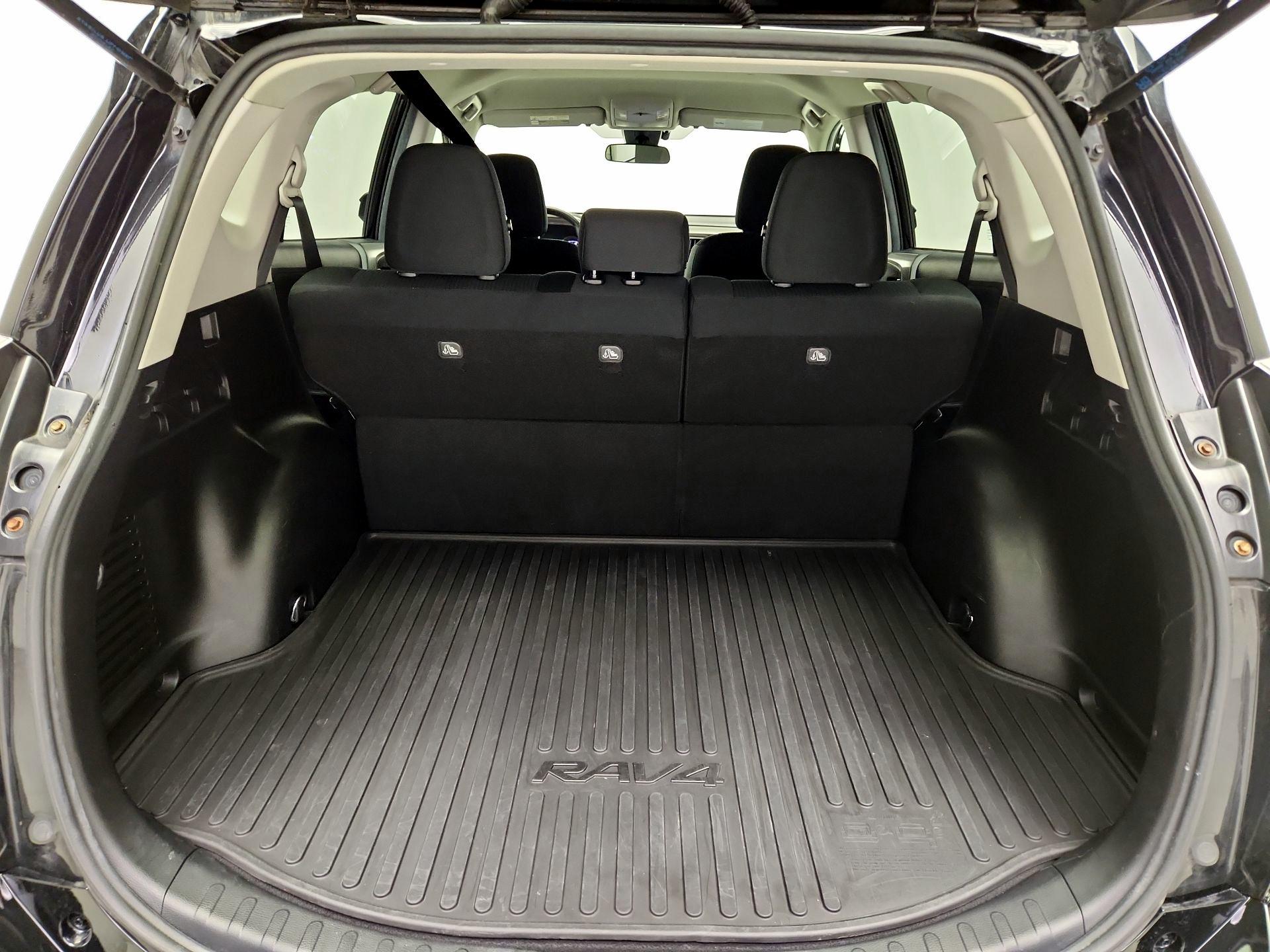 Thumbnail: 2018 Toyota RAV4 - 20