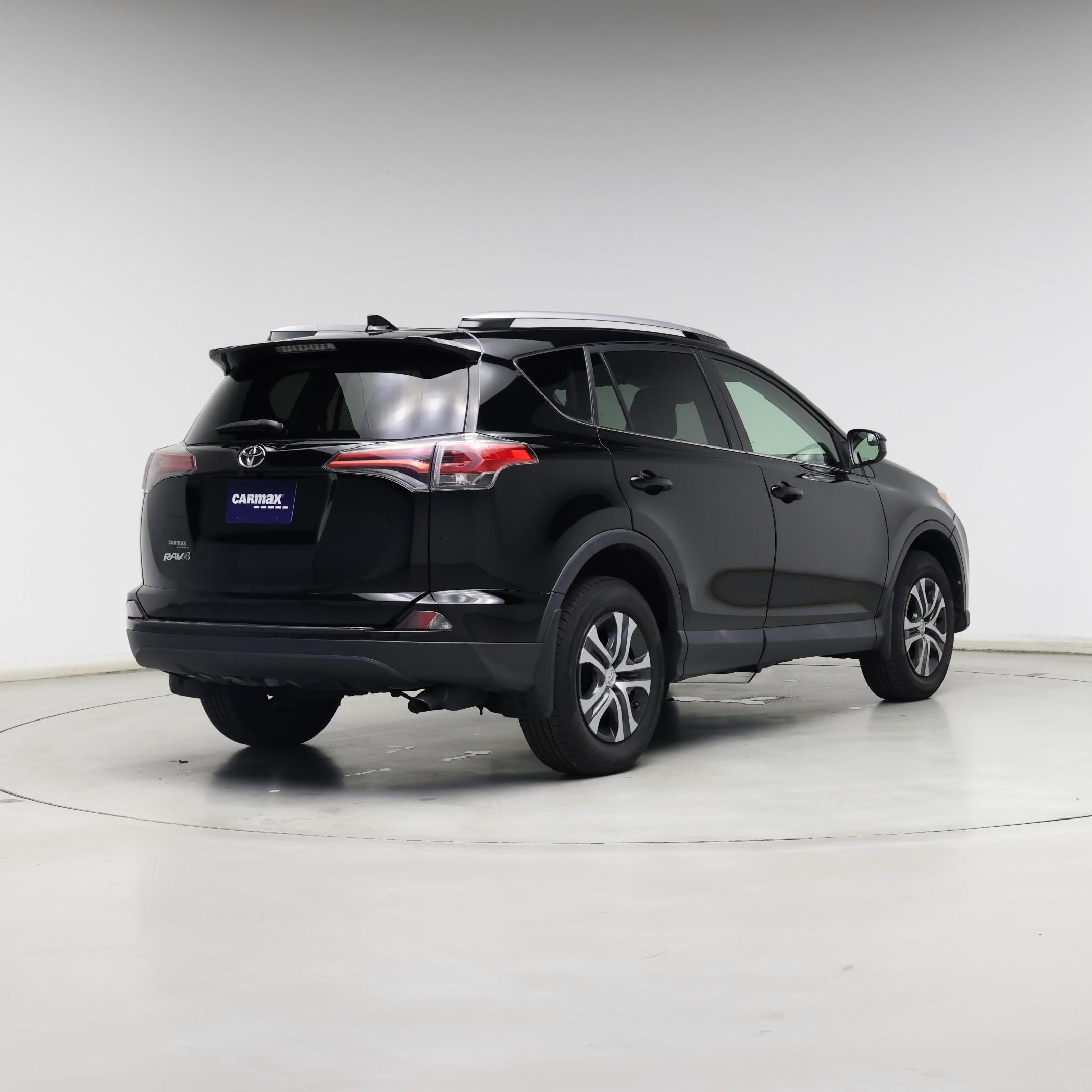 Thumbnail: 2018 Toyota RAV4 - 8