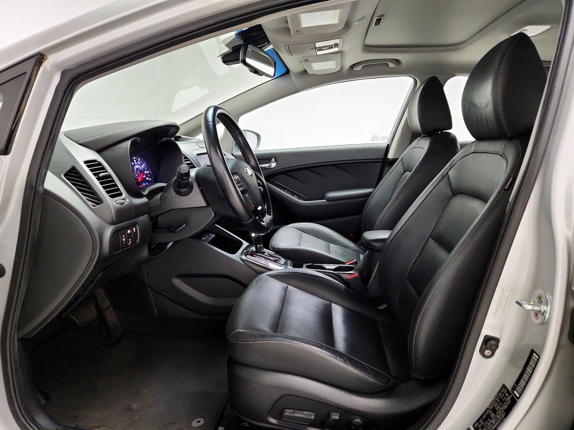 Thumbnail: 2017 Kia Forte - 11