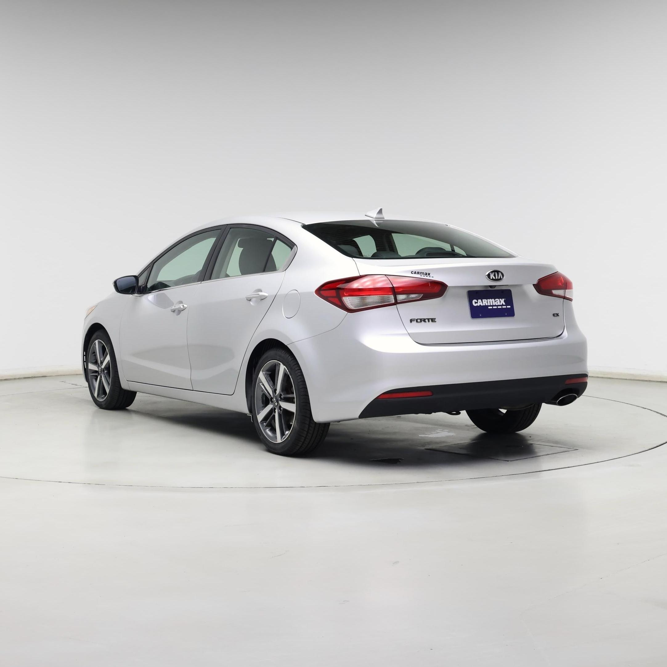 Thumbnail: 2017 Kia Forte - 2