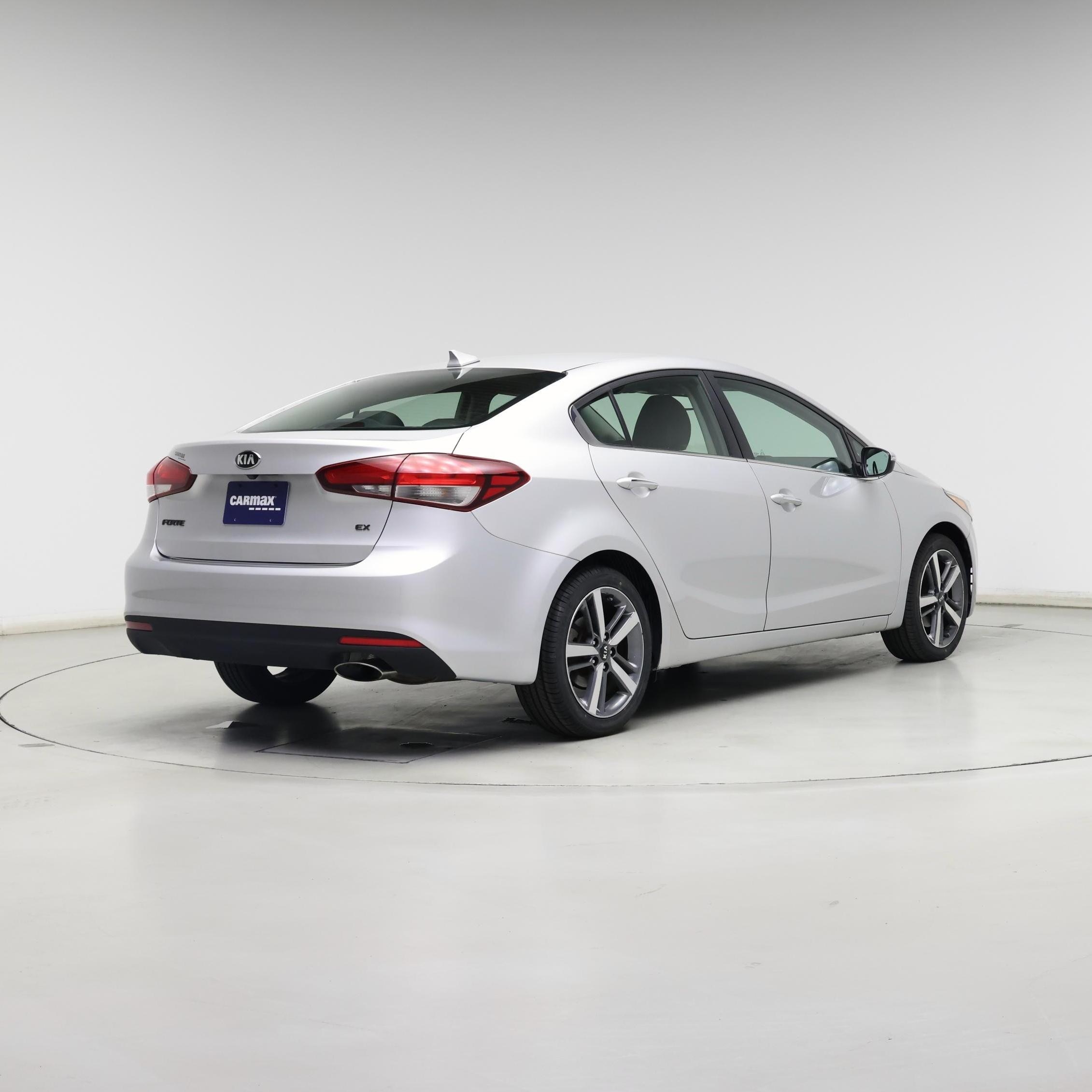 Thumbnail: 2017 Kia Forte - 8