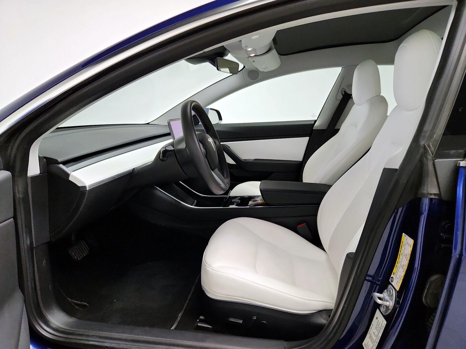 Thumbnail: 2020 Tesla Model 3 - 11