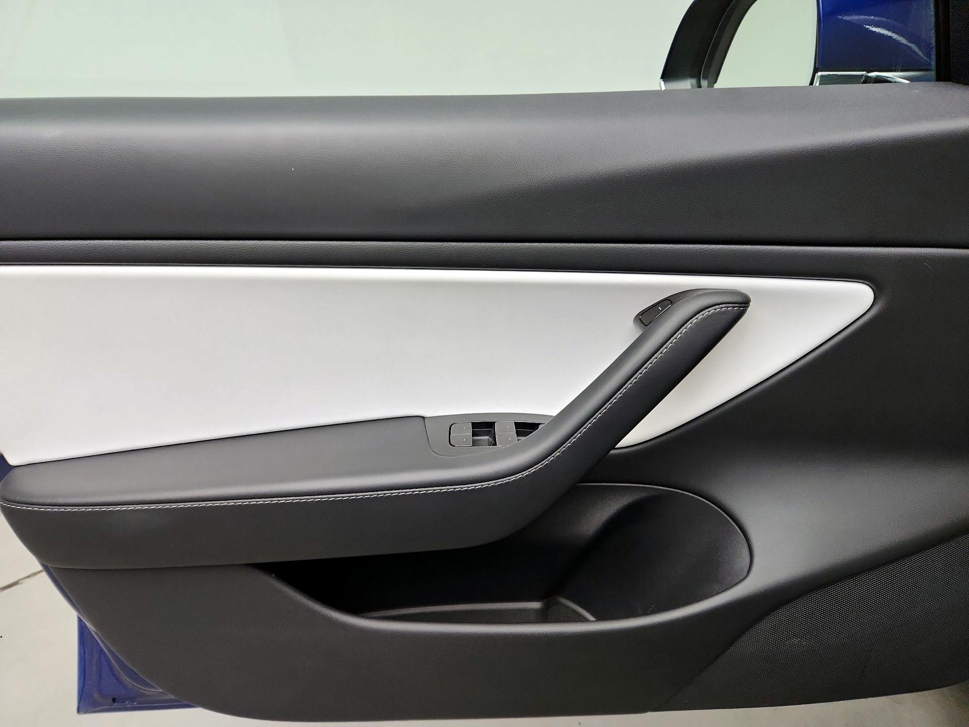 Thumbnail: 2020 Tesla Model 3 - 12