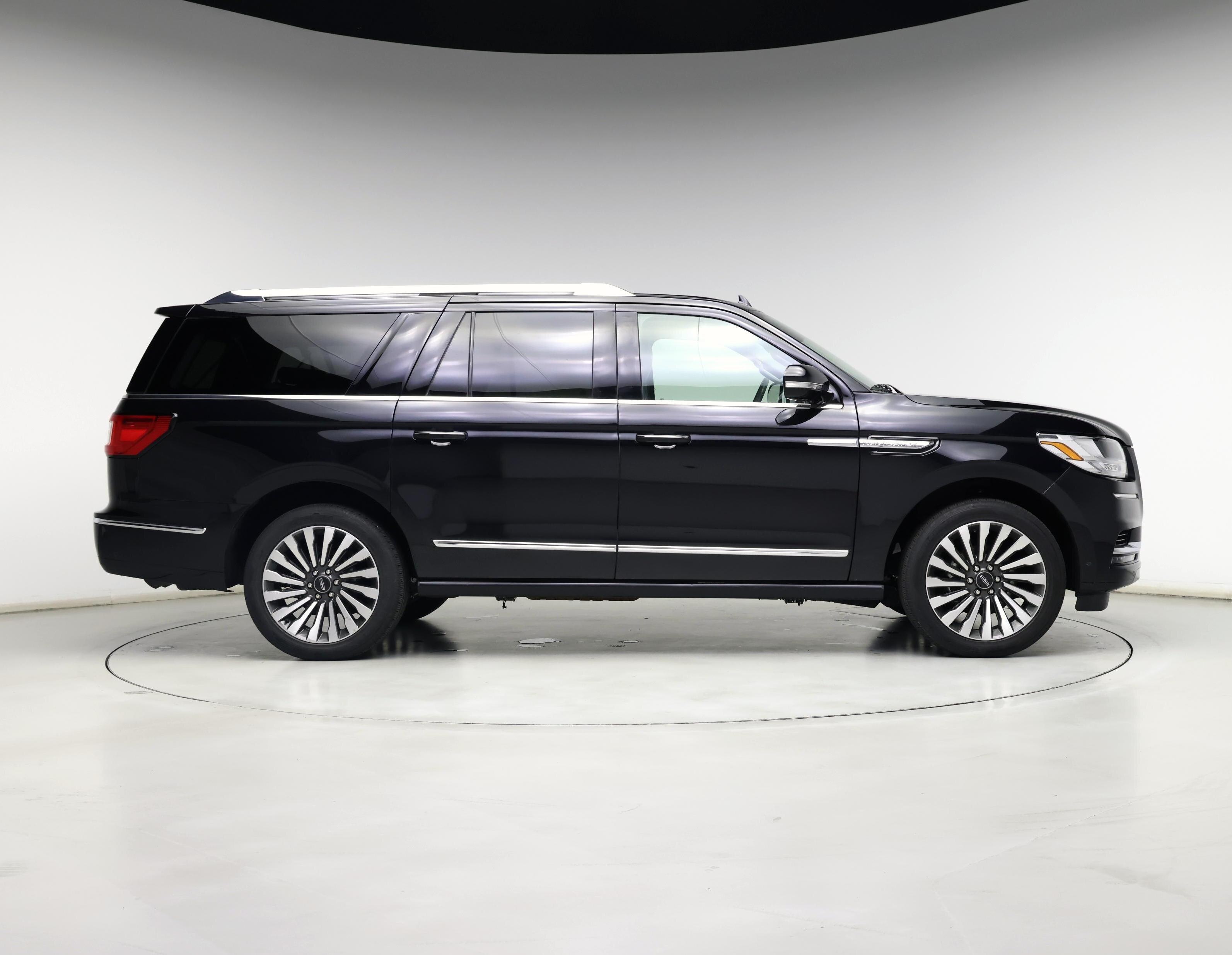 Thumbnail: 2021 Lincoln Navigator L - 7