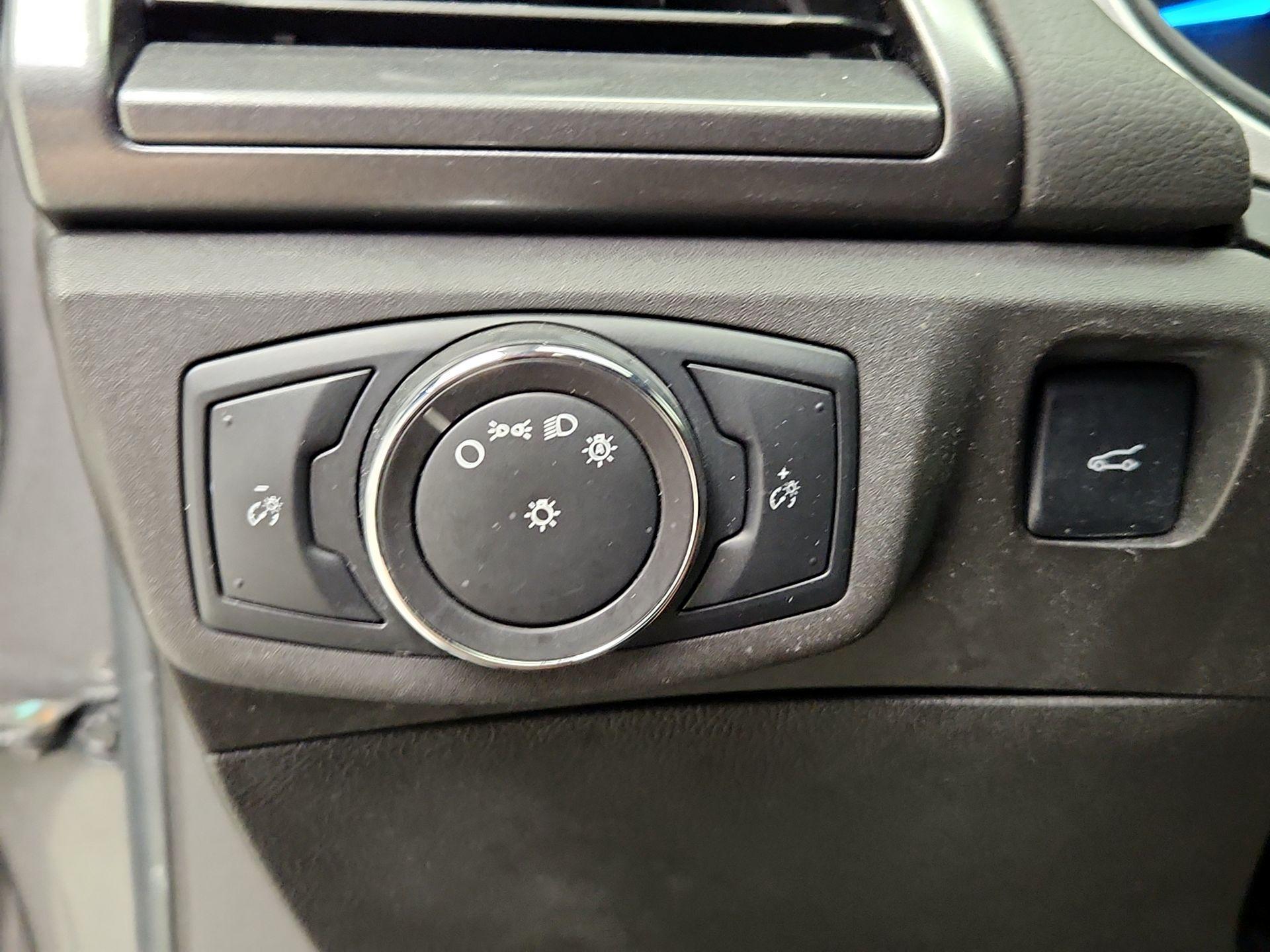 Thumbnail: 2014 Ford Fusion - 13