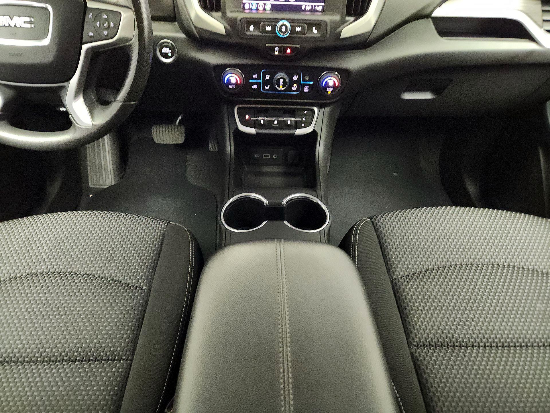 Thumbnail: 2022 GMC Terrain - 17