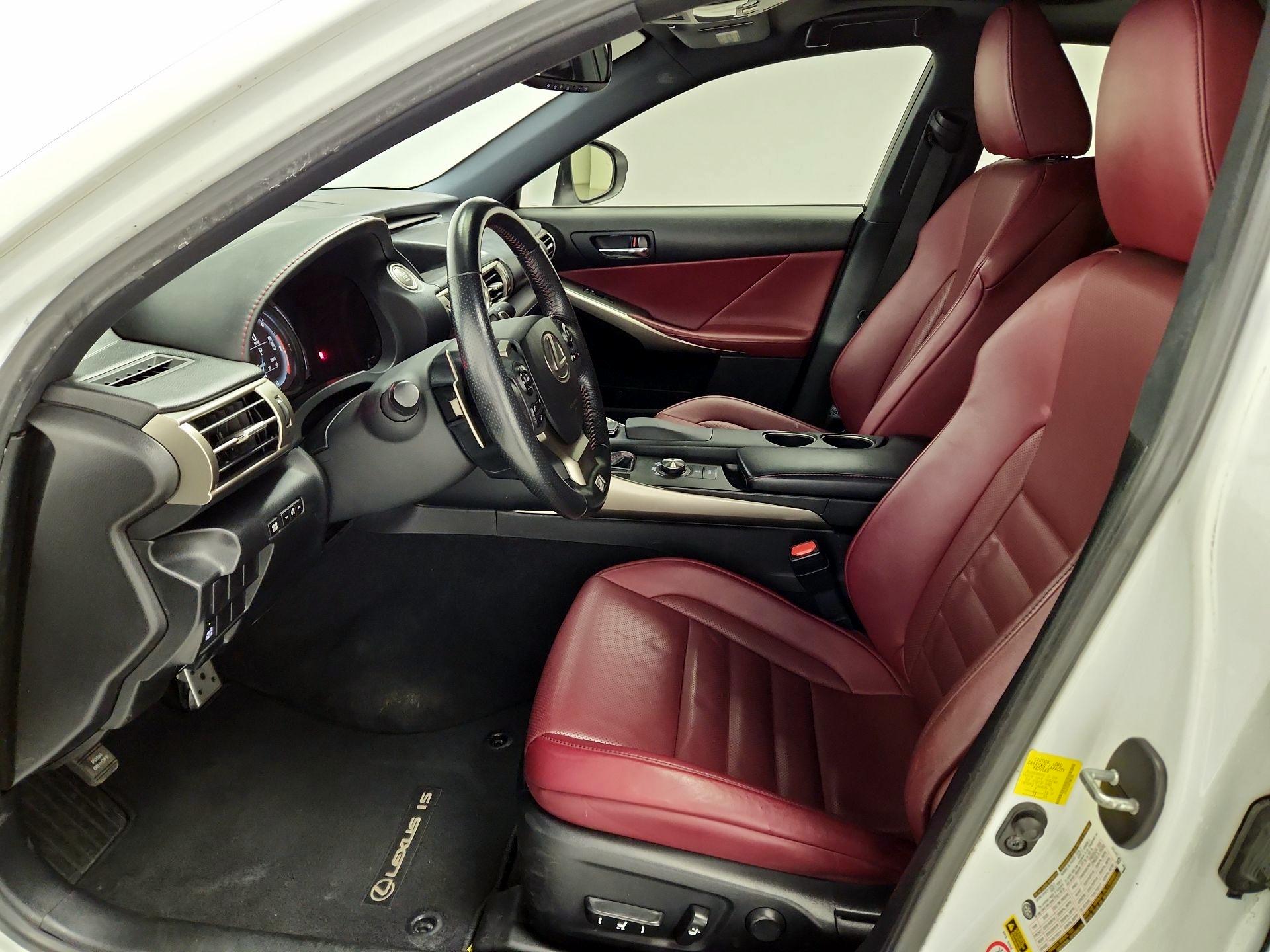 Thumbnail: 2015 Lexus IS - 11