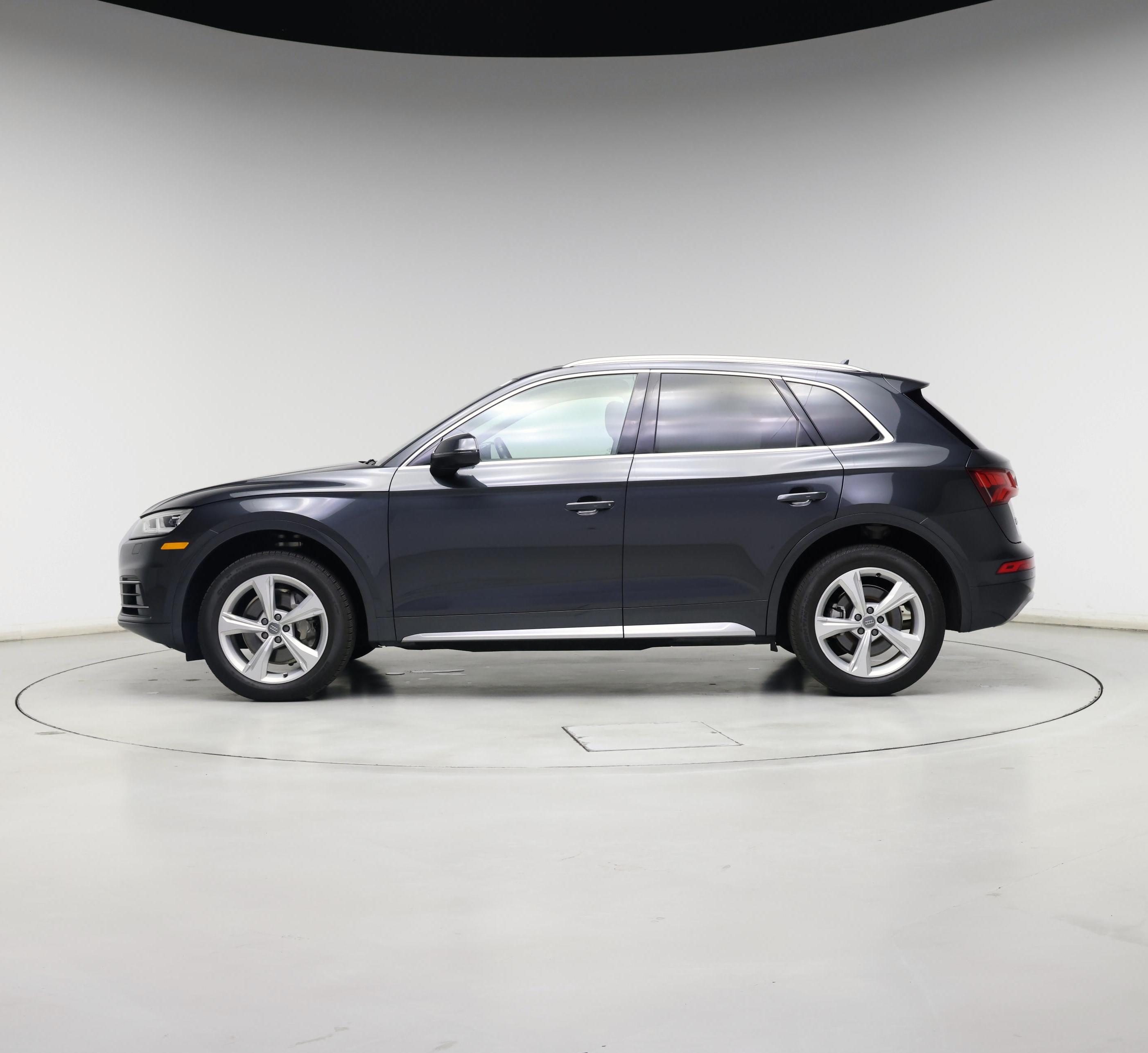 Thumbnail: 2020 Audi Q5 - 3