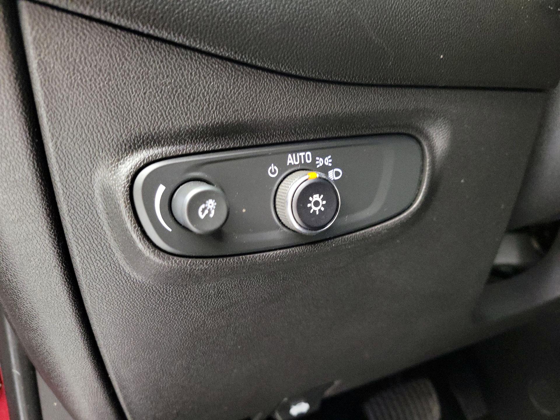 Thumbnail: 2020 Chevrolet Equinox - 13