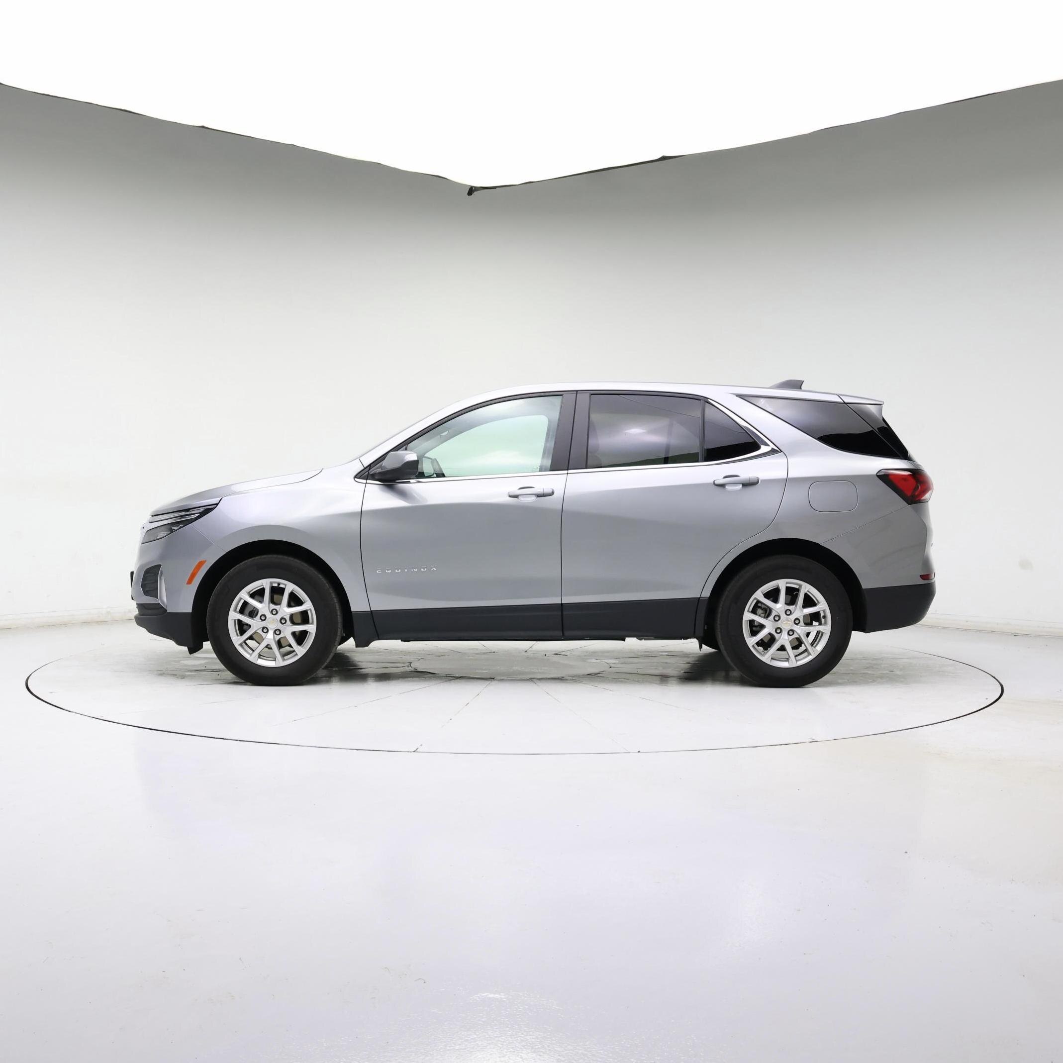 Thumbnail: 2023 Chevrolet Equinox - 3