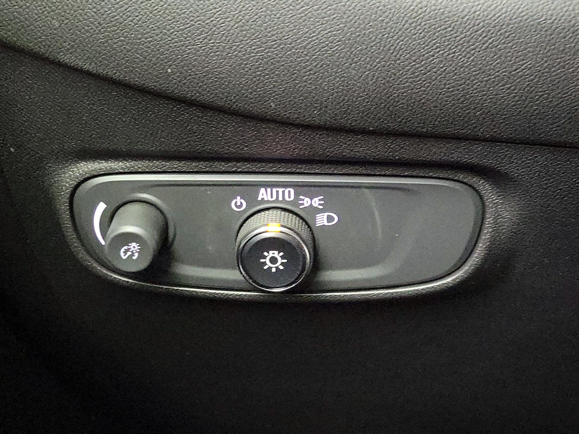 Thumbnail: 2022 Chevrolet Equinox - 13