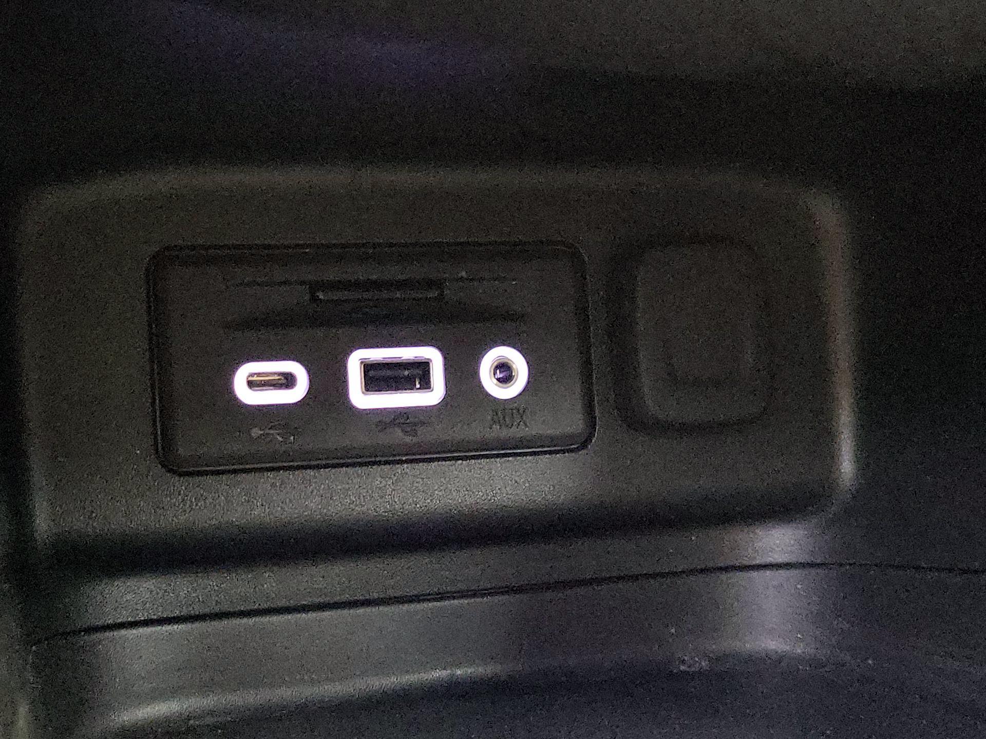 Thumbnail: 2022 Chevrolet Equinox - 18