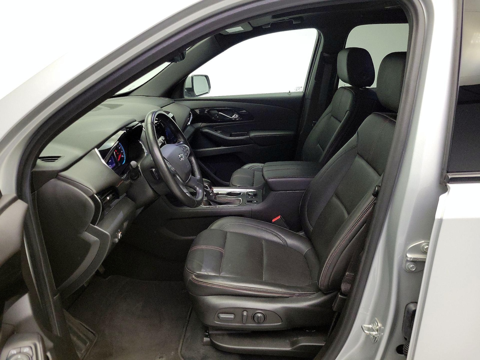 2022 Chevrolet Traverse RS - Photo 12